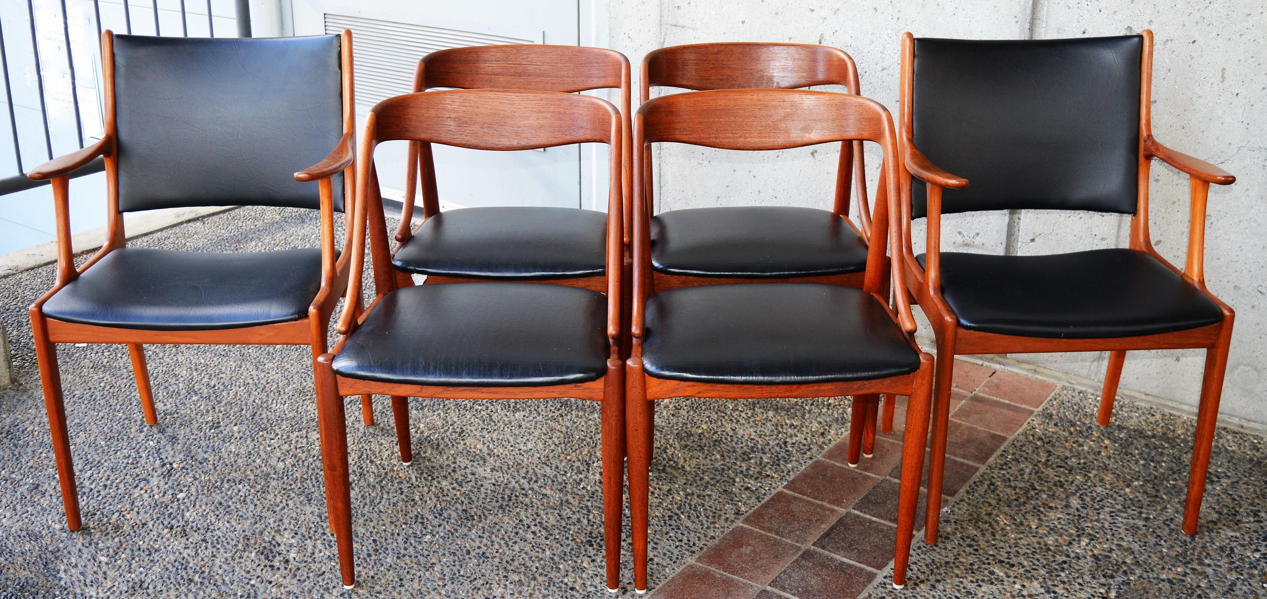 Johannes Andersen Set of 6 Danish Teak Dining Chairs with 2 Head or Armchairs 11