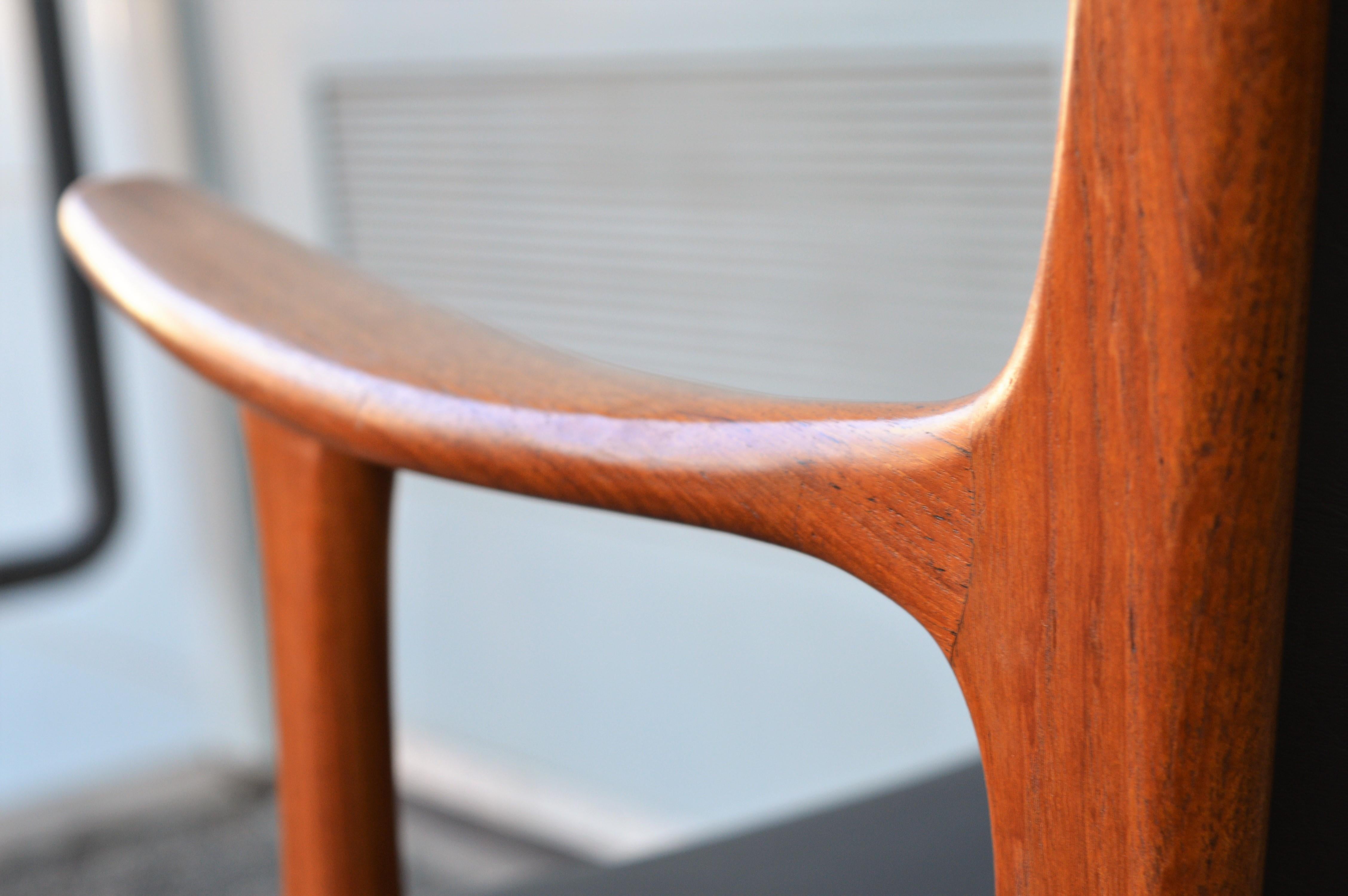 Johannes Andersen Set of 6 Danish Teak Dining Chairs with 2 Head or Armchairs 2