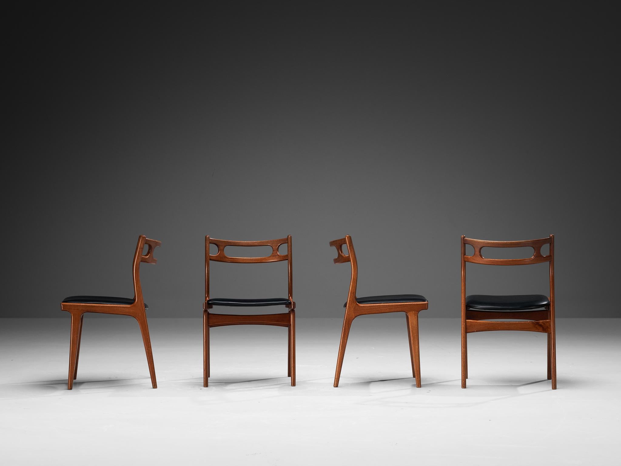 Johannes Andersen Set of Four Dining Chairs in Teak and Black Upholstery  For Sale 2