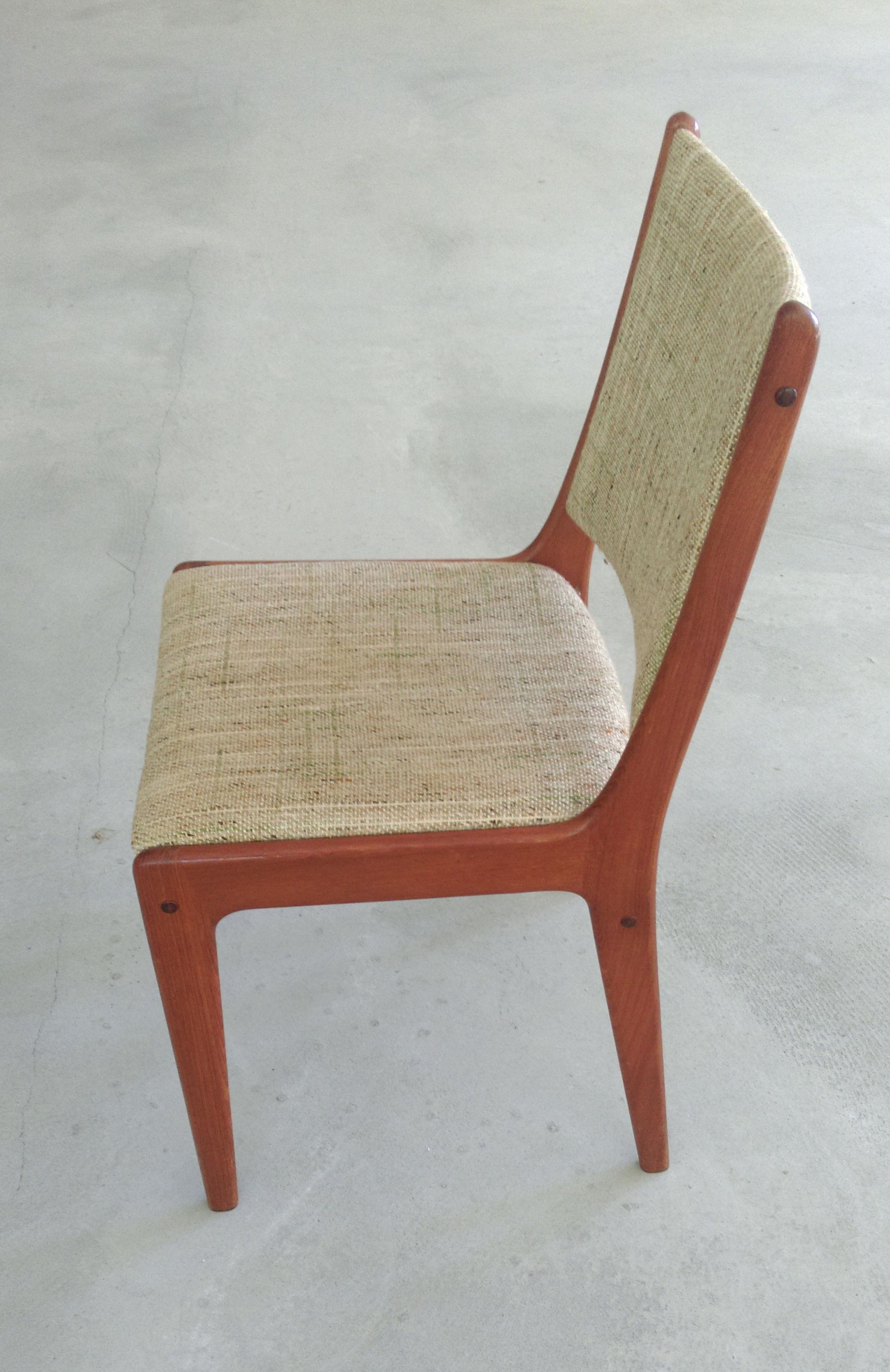 Four Restored Johannes Andersen Teak Dining Chairs Custom Reupholstery Included In Good Condition For Sale In Knebel, DK