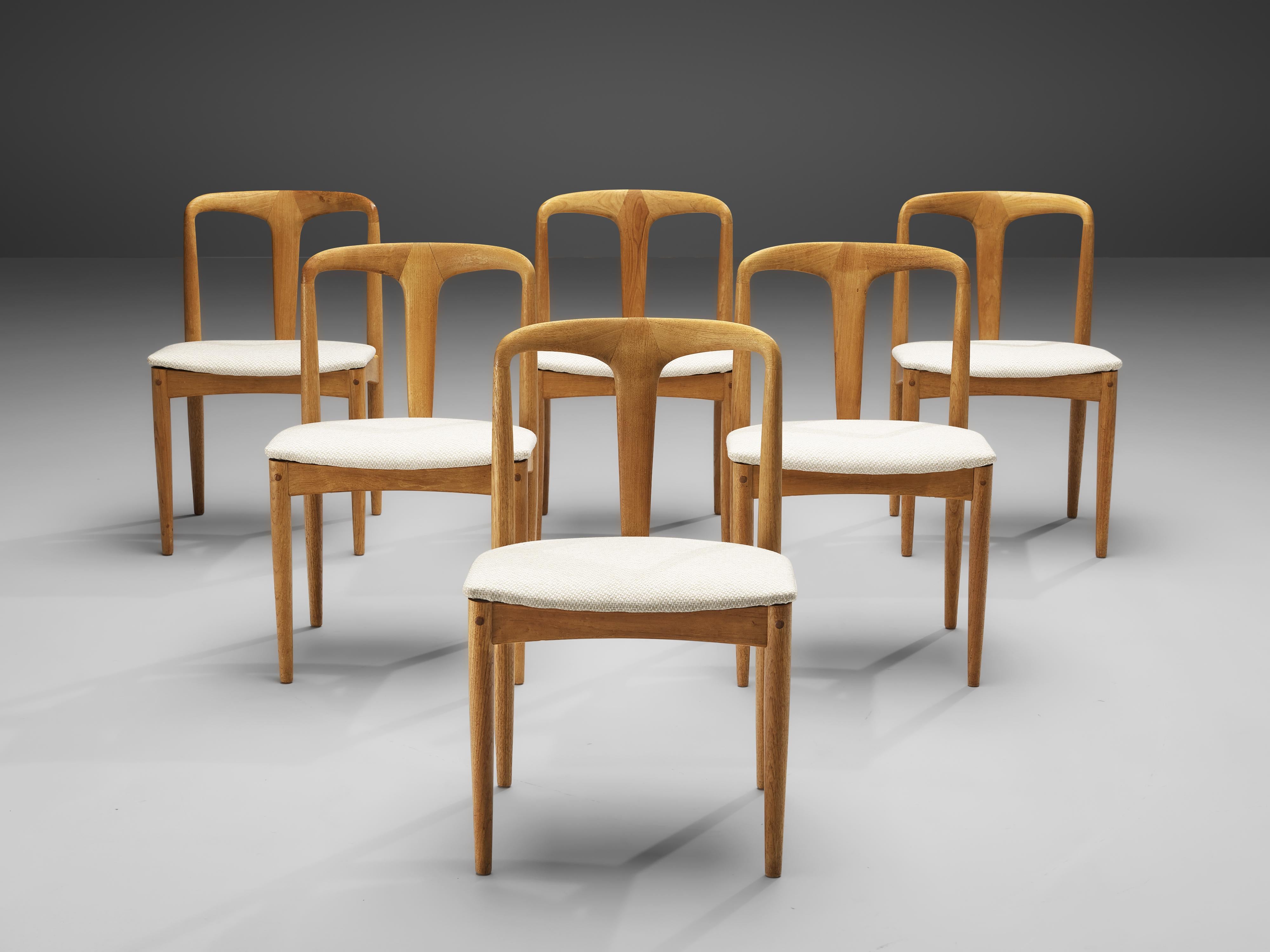 Scandinavian Modern Johannes Andersen Set of Six 'Juliane' Dining Chairs in Teak