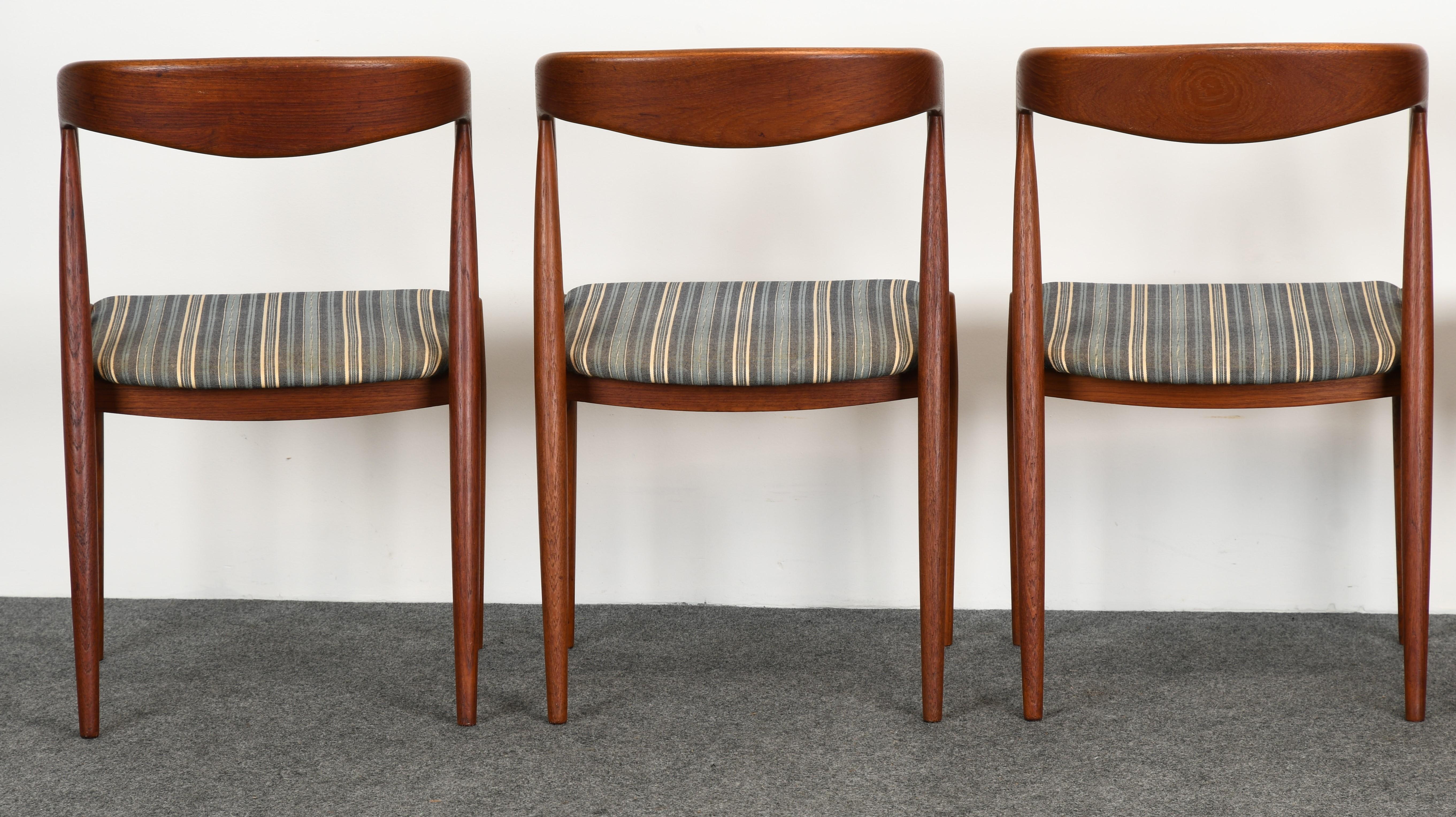 Johannes Andersen Set of Six Teak Dining Chairs, 1960s 4