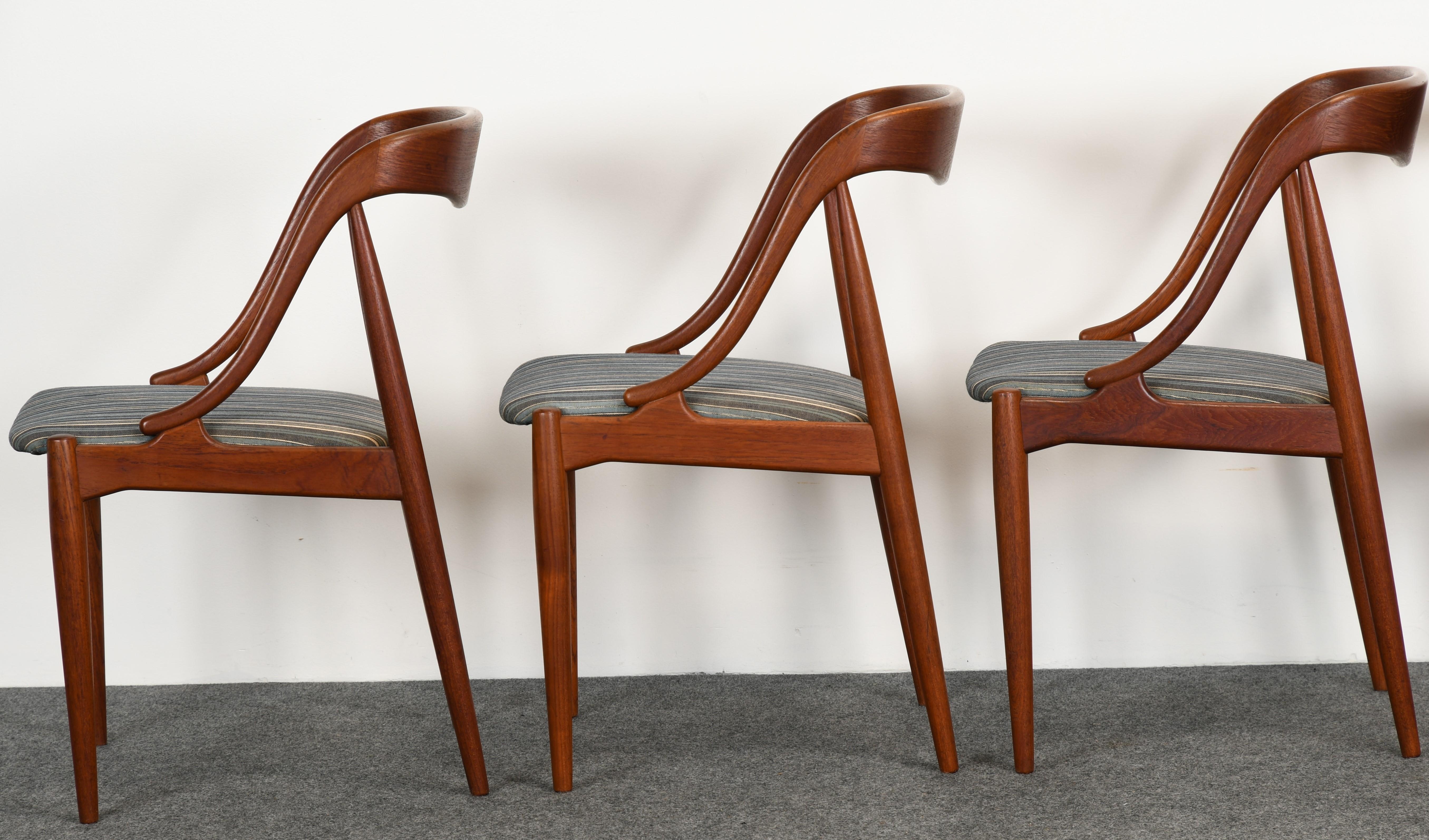 Johannes Andersen Set of Six Teak Dining Chairs, 1960s 7