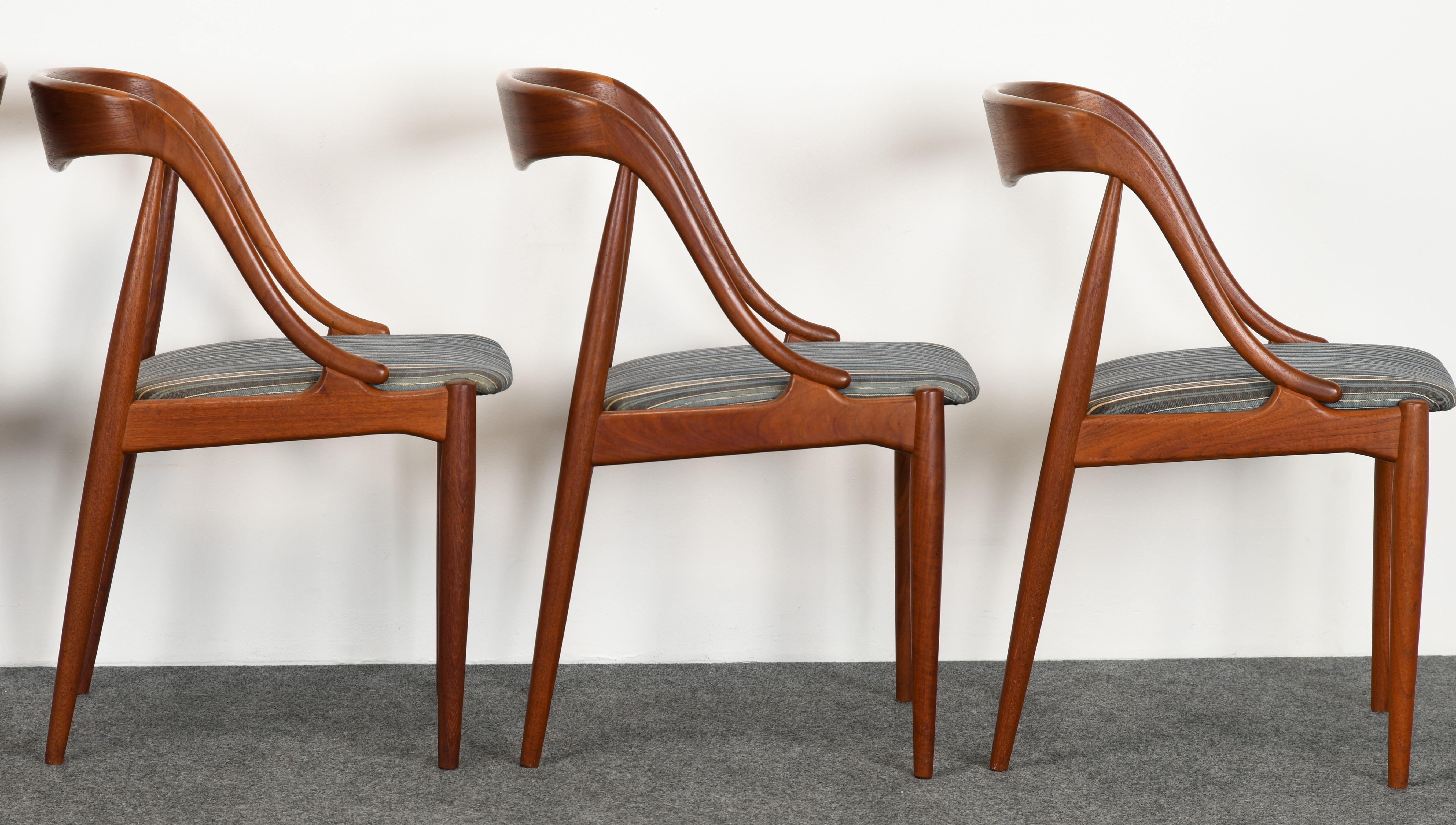 Johannes Andersen Set of Six Teak Dining Chairs, 1960s 8