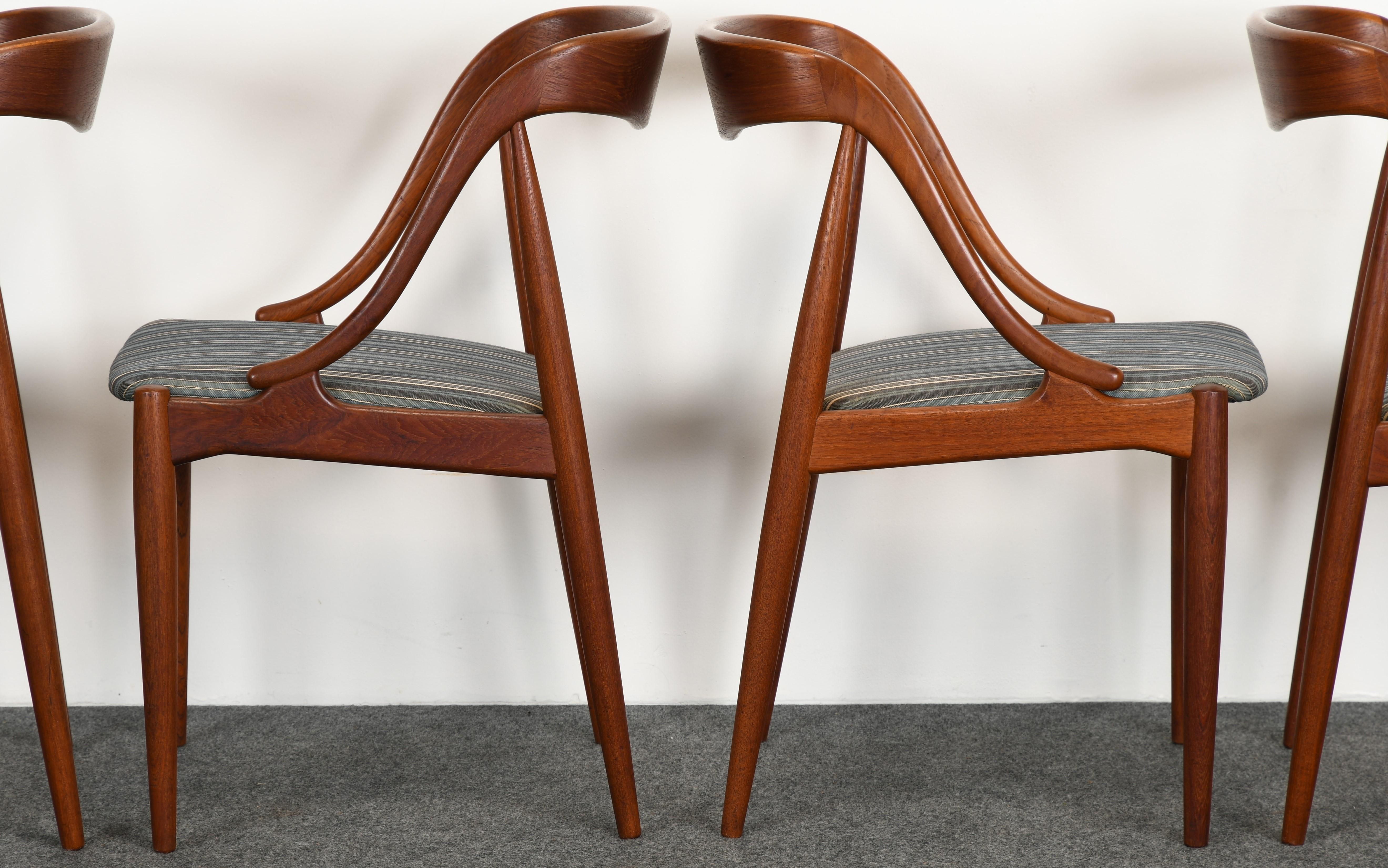 Johannes Andersen Set of Six Teak Dining Chairs, 1960s 10