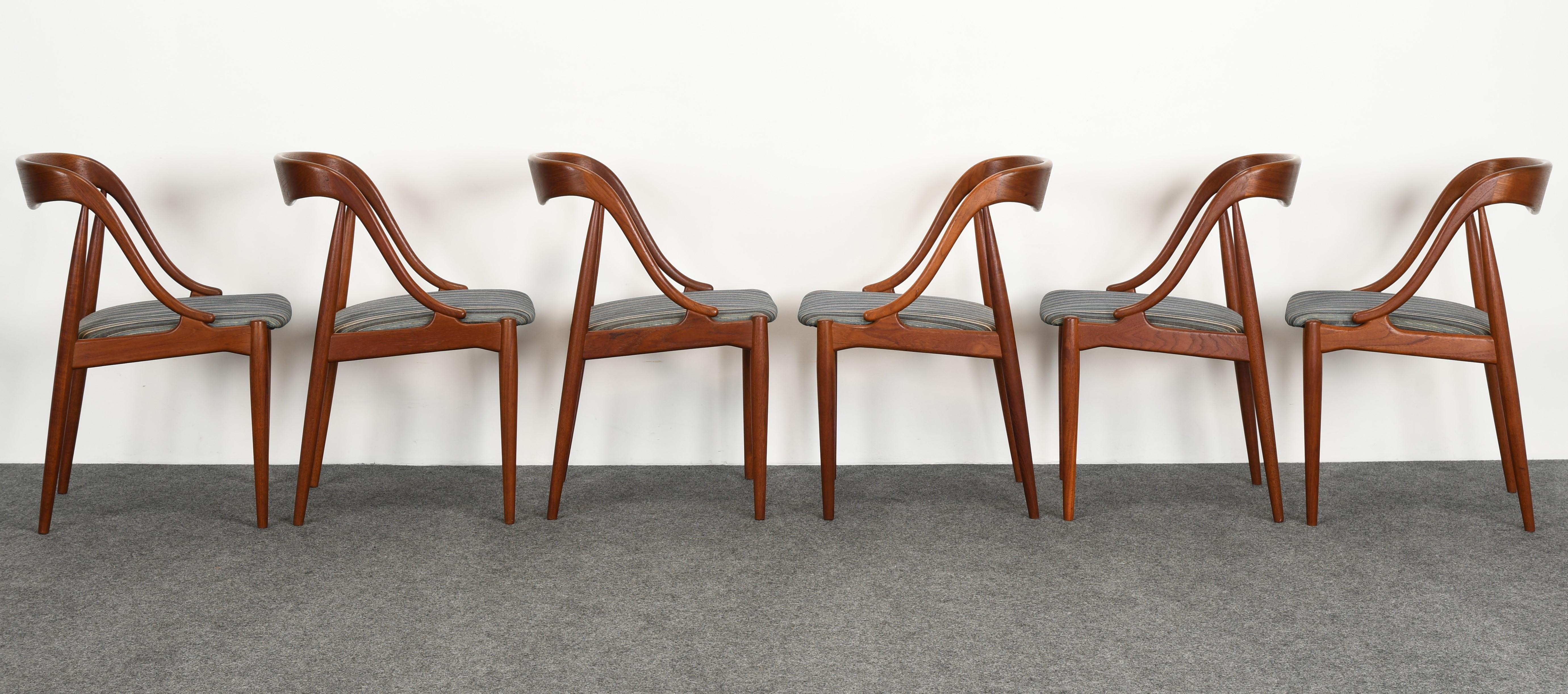 Johannes Andersen Set of Six Teak Dining Chairs, 1960s 2