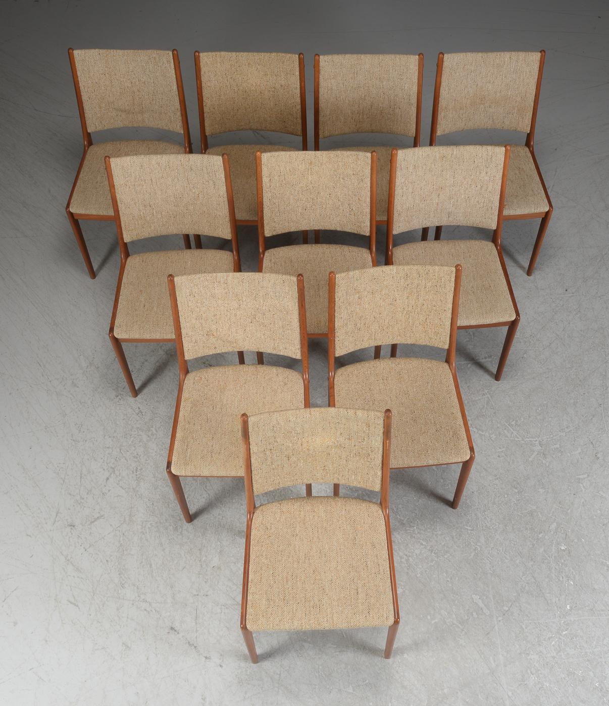 Set of ten 1960s Johannes Andersen dining chairs in teak made by Uldum Møbler, Denmark.

The dining chairs feature a clean simple yet elegant design that will fit in well in most houses. 

The chairs have been fully restored and refinished by