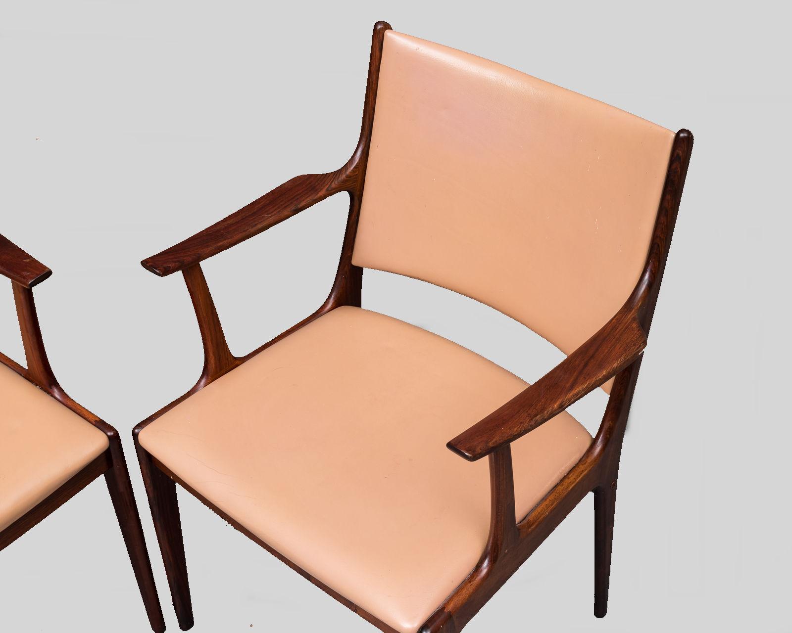 Deux fauteuils en bois de rose restaurés de Johannes Andersen, retapissés sur mesure, inclus Bon état - En vente à Knebel, DK
