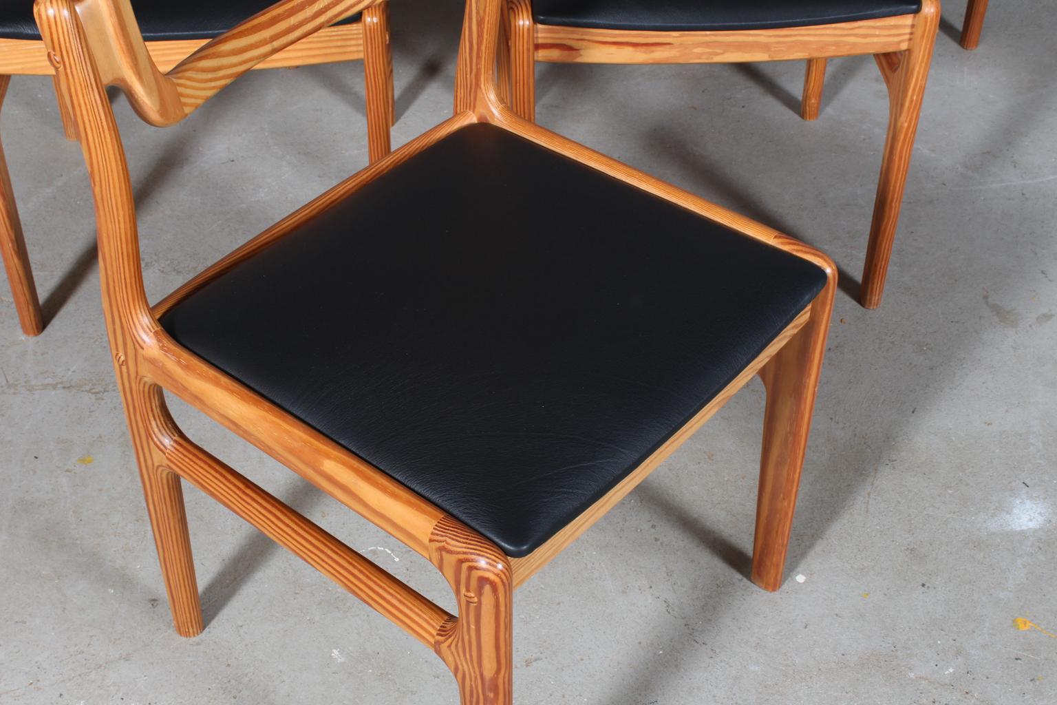 Johannes Andersen Six Dining Chairs In Good Condition In Esbjerg, DK