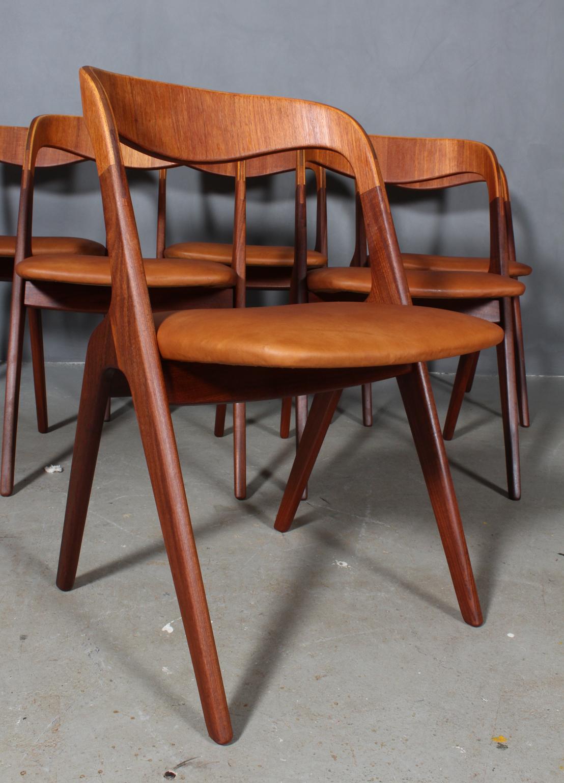 Johannes Andersen Six Dining Chairs In Good Condition In Esbjerg, DK
