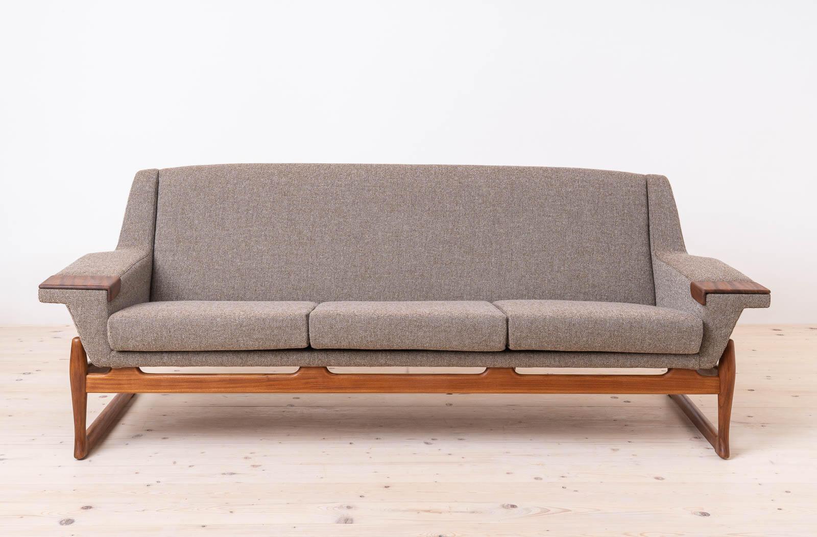 Sofá Johannes Andersen Excelente, AB Trensums Fåtöljfabrik, KVADRAT Retapizado Escandinavo moderno en venta
