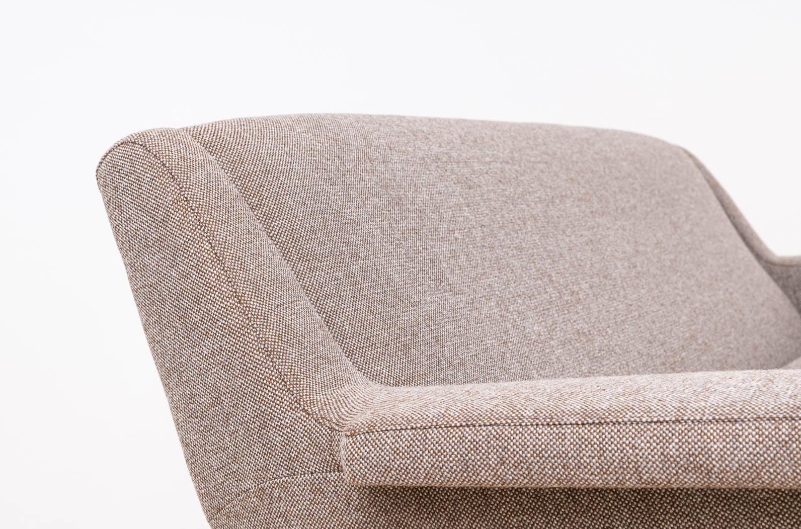 Sofá Johannes Andersen Excelente, AB Trensums Fåtöljfabrik, KVADRAT Retapizado en venta 1