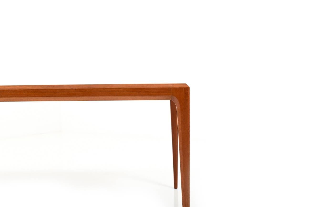 Johannes Andersen Sofa Table in Teak In Good Condition In Handewitt, DE