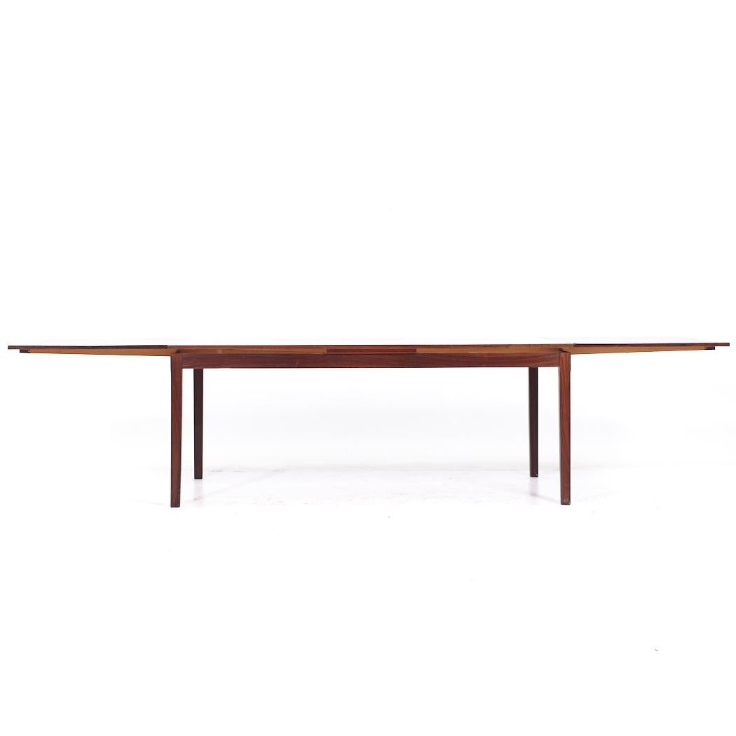 Johannes Andersen Style Mid Century Danish Rosewood Hidden Leaf Dining Table For Sale 3