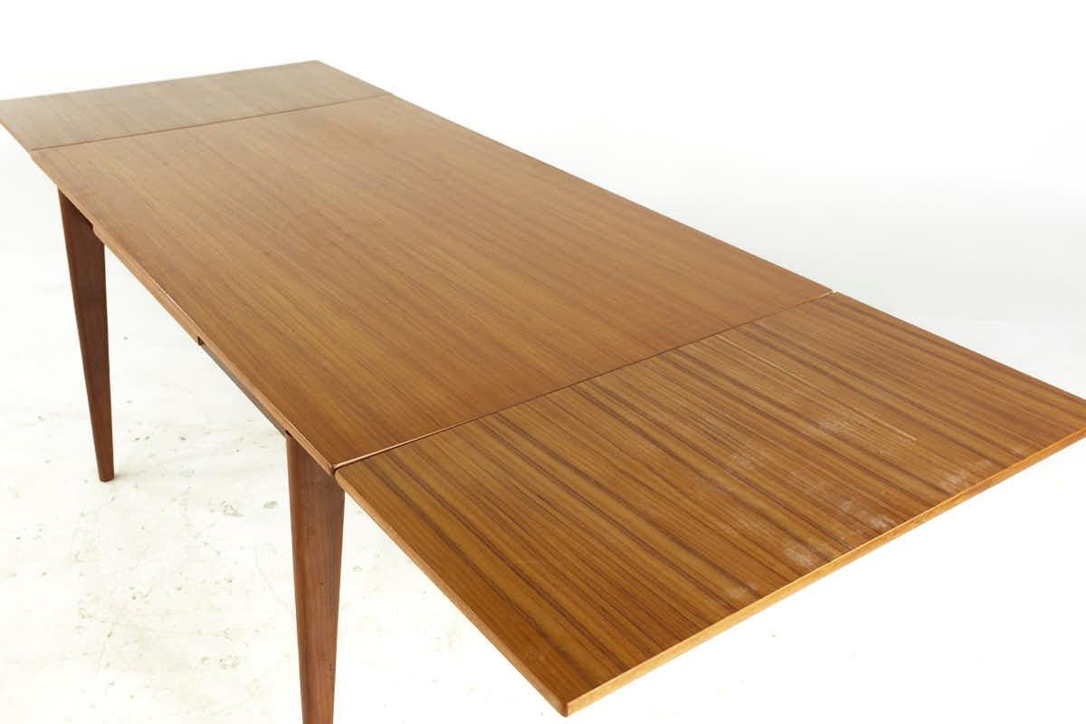 Johannes Andersen Style Mid Century Teak Hidden Leaf Dining Table For Sale 3