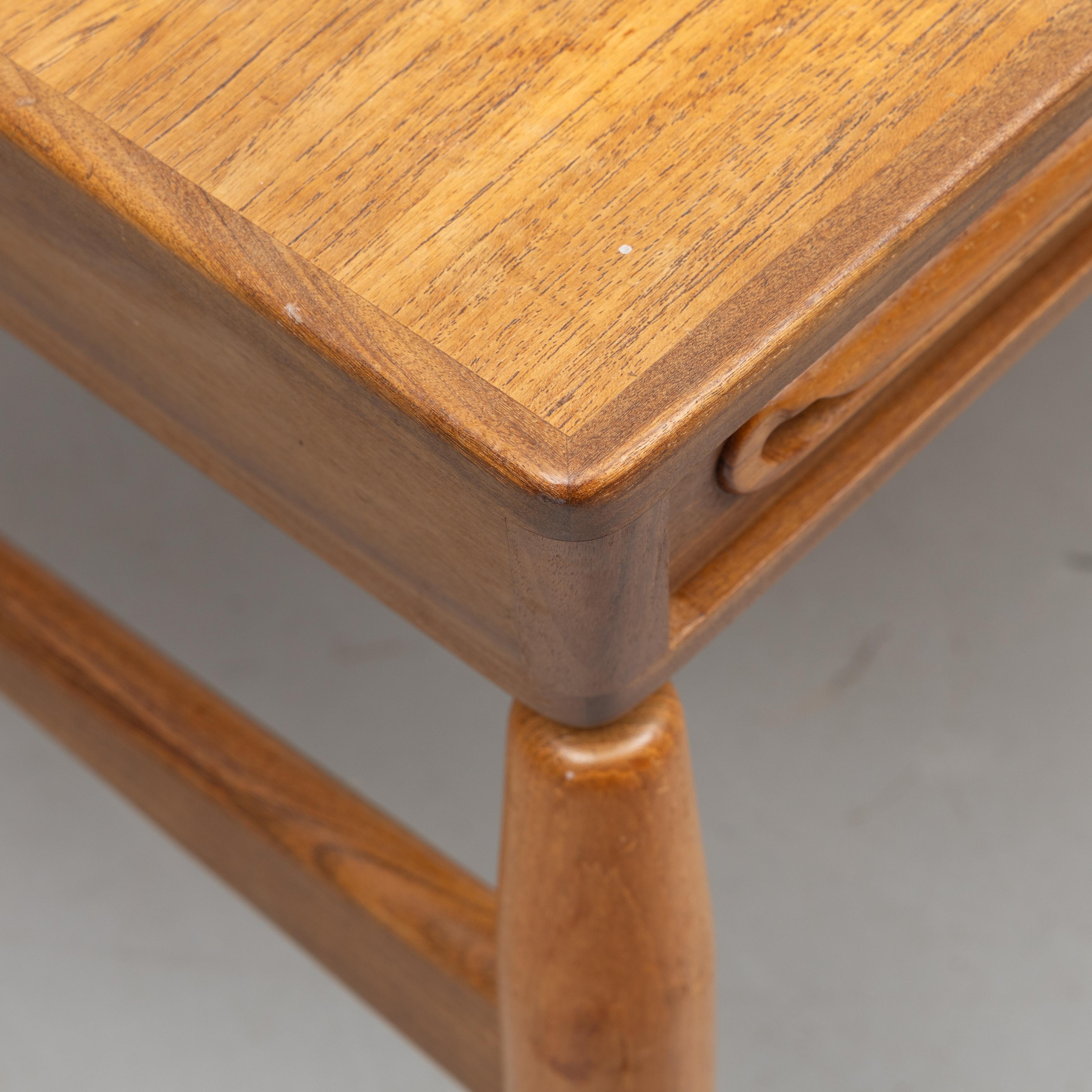 Suédois Table basse en teck de Johannes Andersen, pour AB Trensums Suède, 1960 en vente