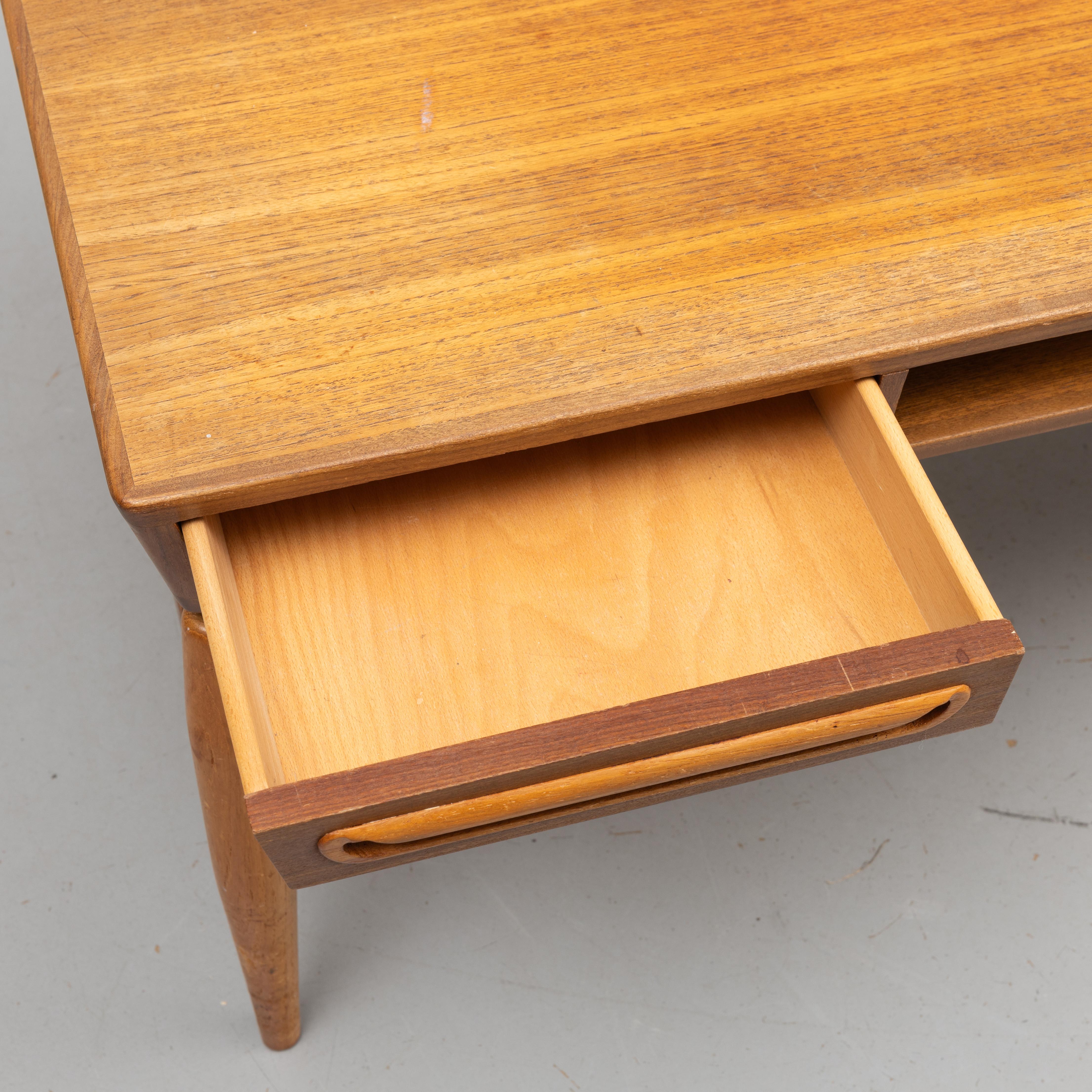 Table basse en teck de Johannes Andersen, pour AB Trensums Suède, 1960 Bon état - En vente à Paris, FR
