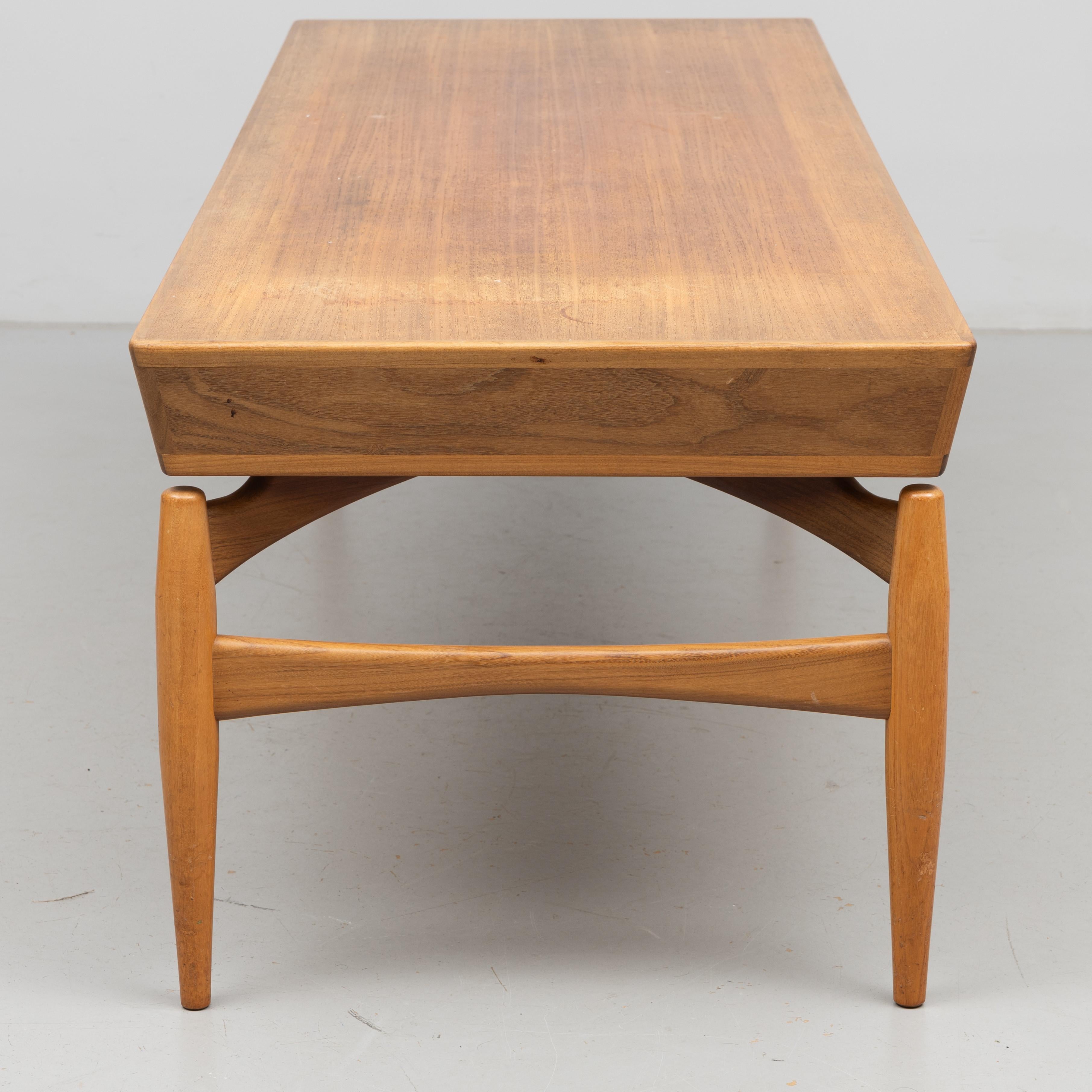 Teck Table basse en teck de Johannes Andersen, pour AB Trensums Suède, 1960 en vente