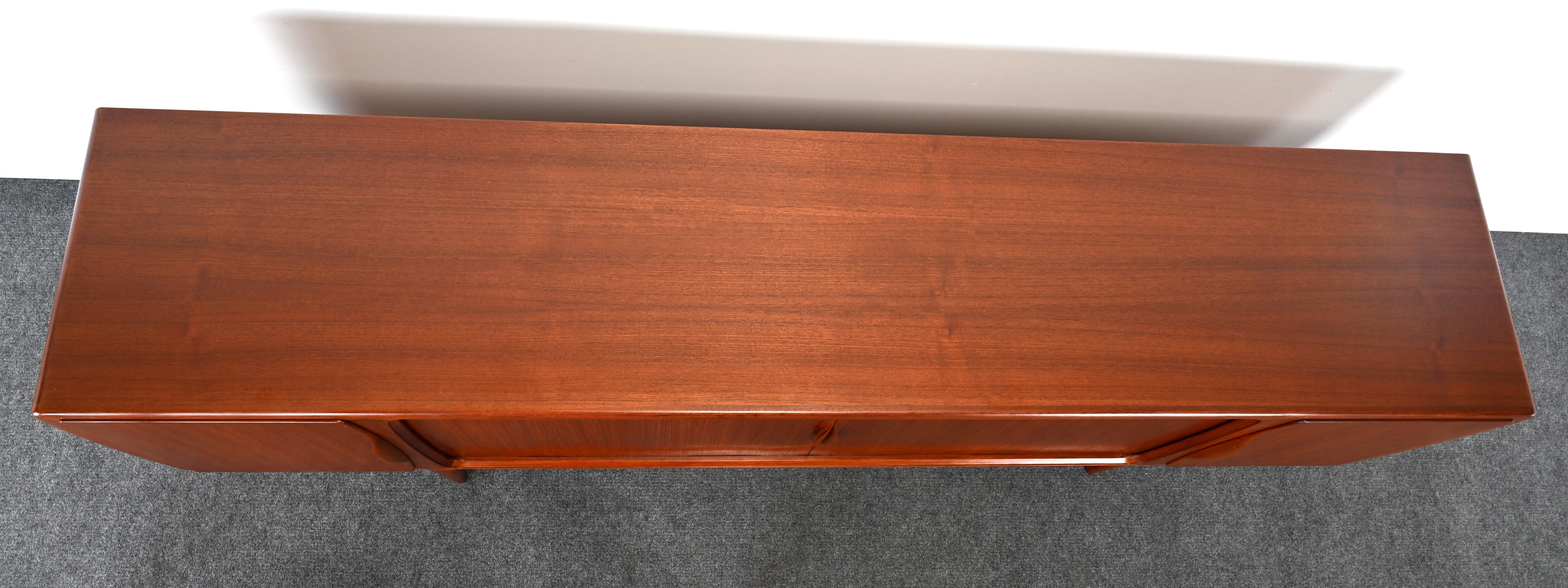 Credenza de teca Johannes Andersen, años 50 en venta 9
