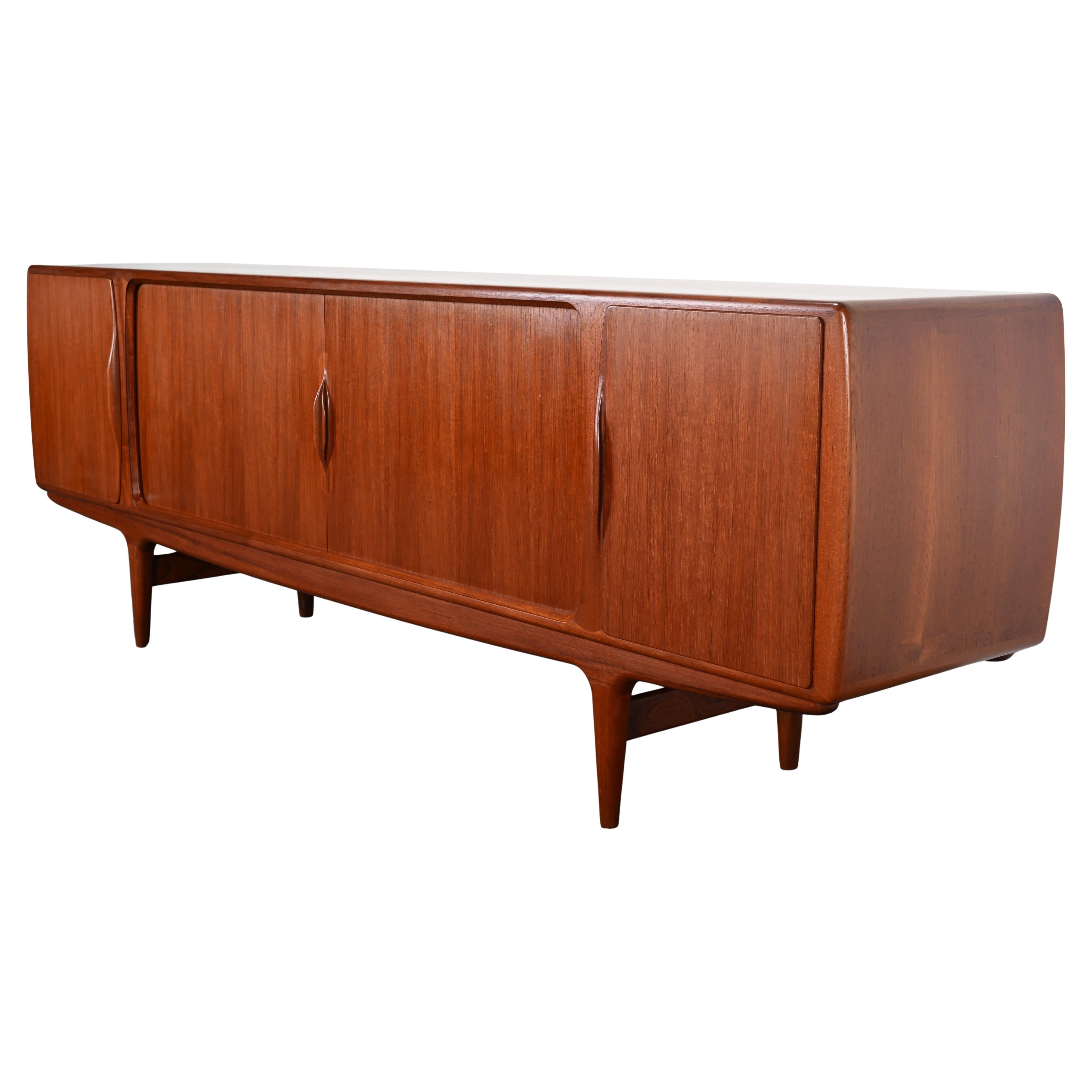Credenza de teca Johannes Andersen, años 50 Danés en venta