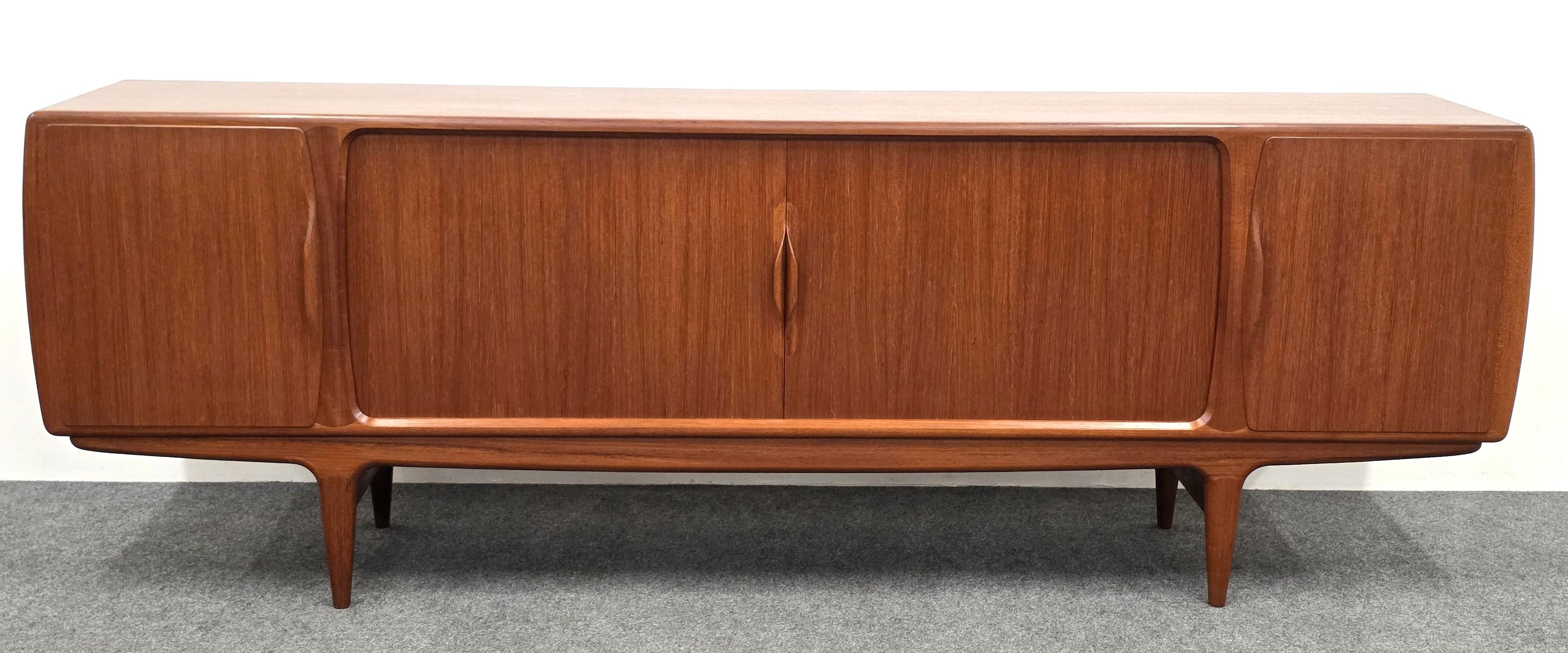 Credenza de teca Johannes Andersen, años 50 Teca en venta