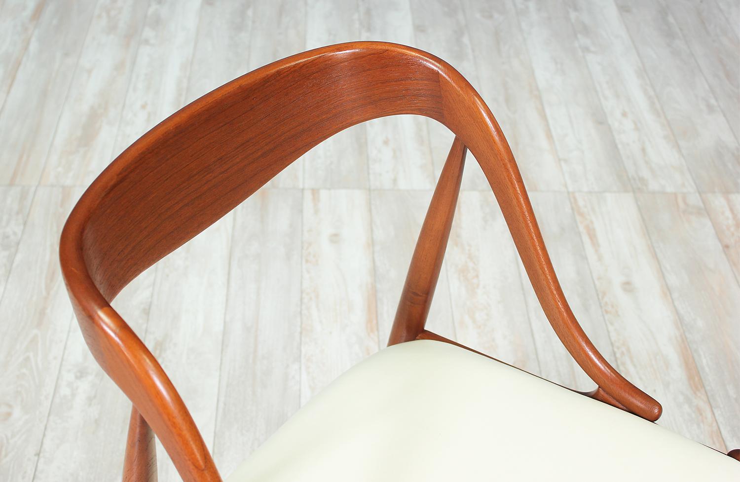 Johannes Andersen Teak Dining Chairs for Moreddi In Excellent Condition In Los Angeles, CA