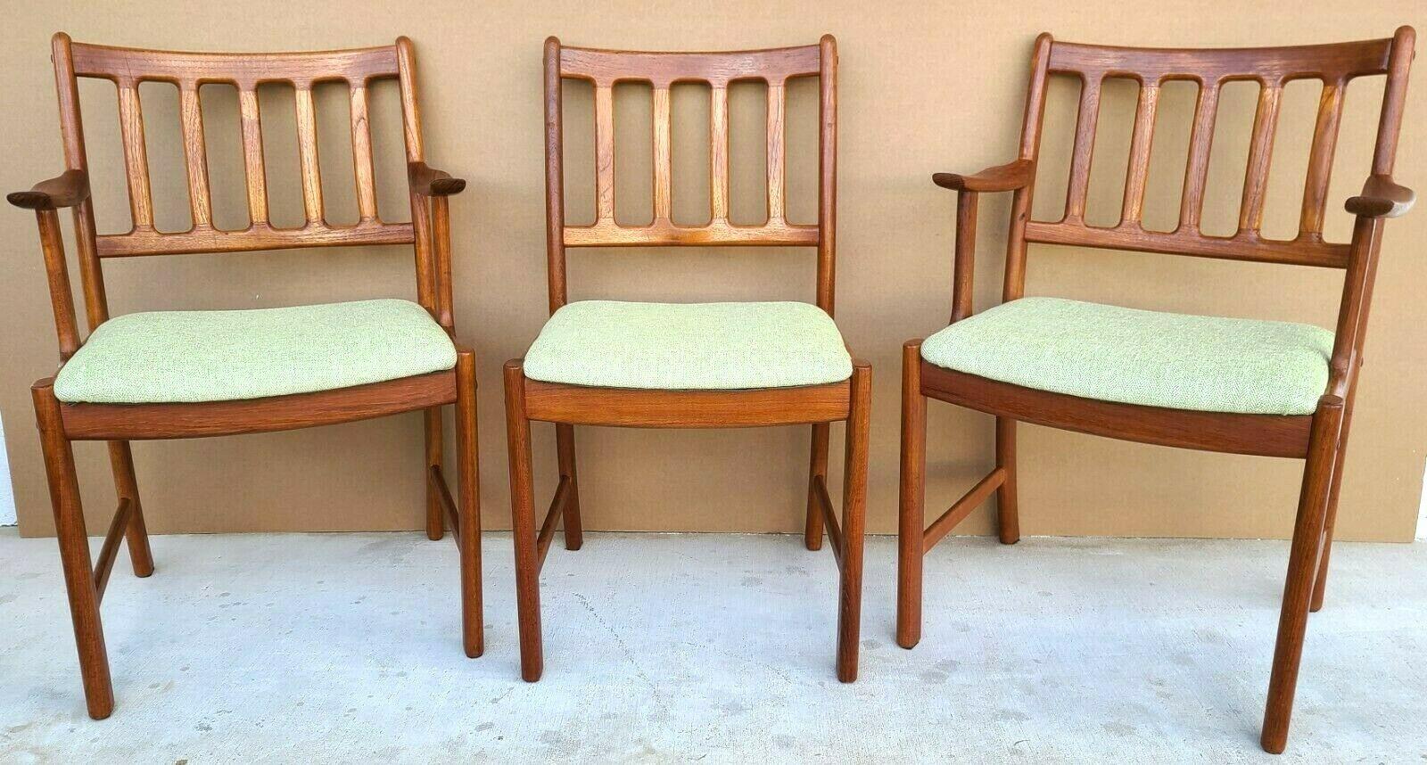 Mid-Century Modern Johannes Andersen Teak Dining Chairs for Uldum Møbelfabrik, Set of 4 For Sale