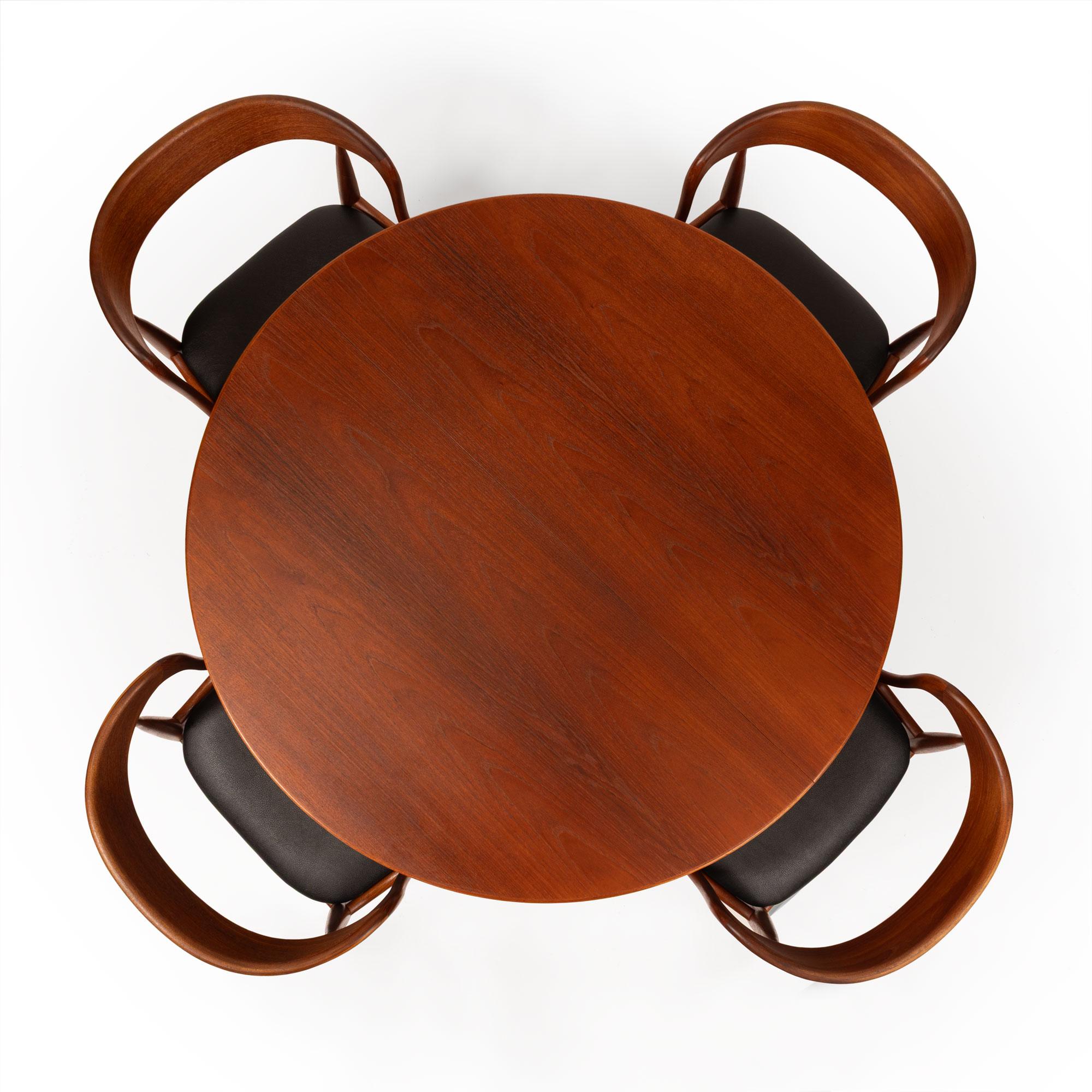 Johannes Andersen Teak-Esstisch &  Model No. 16 Esszimmerstühle, 1960er Jahre (20. Jahrhundert) im Angebot