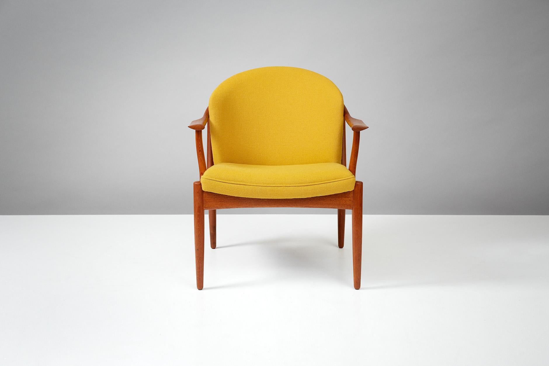 Johannes Andersen

Lounge chair, circa 1960s.

Teak lounge chair manufactured by C.F. Christensen, Denmark. Sculptural arms joined by continuous, steam-bent back piece. Seat reupholstered in yellow Kvadrat wool fabric.