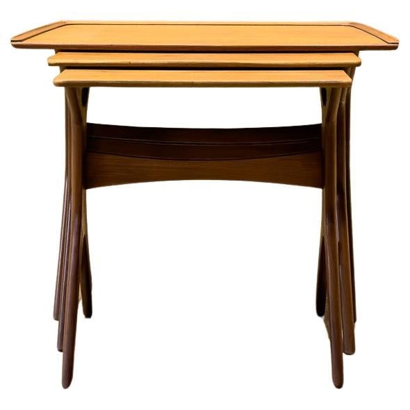 Johannes Andersen: Schachteltische aus Teakholz im Angebot