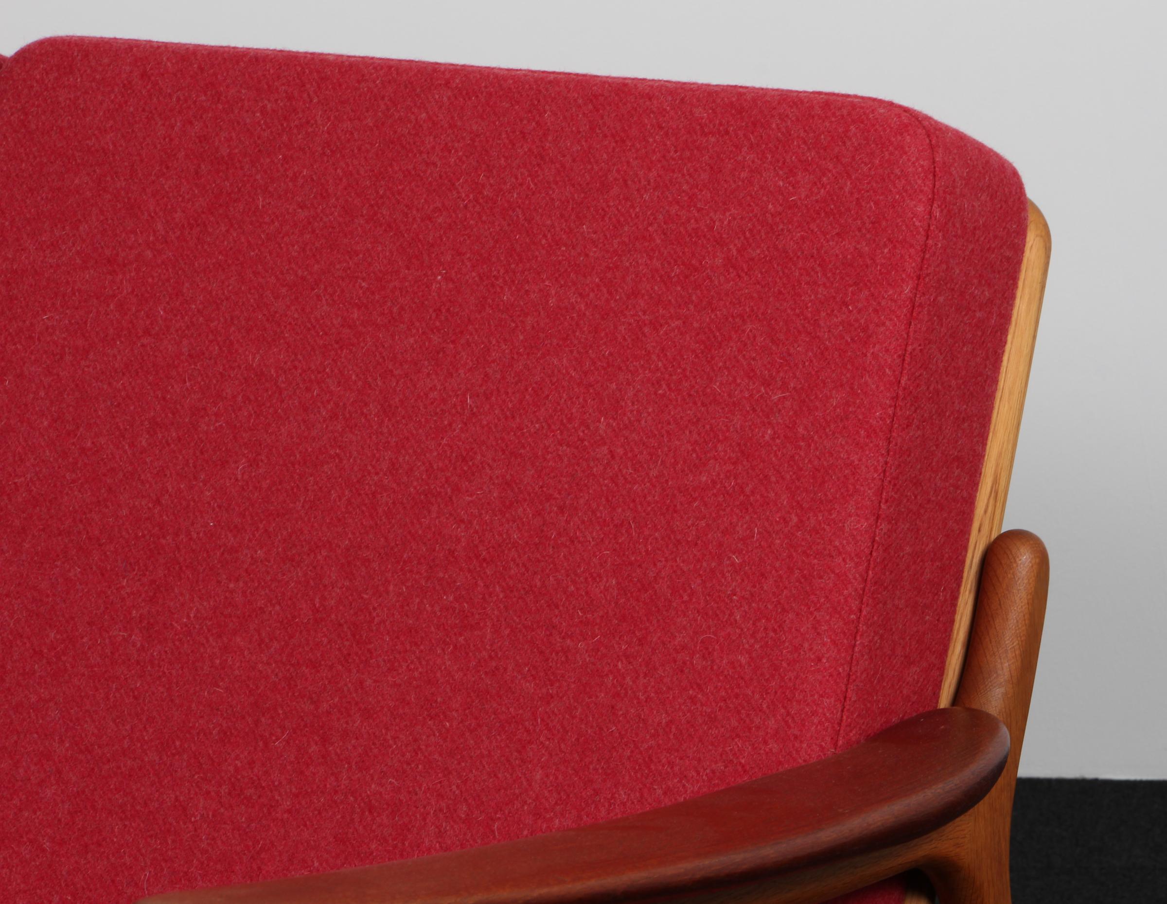 Johannes Andersen Three Seat Sofa, Oak and Teak, Denmark, 1960s In Good Condition For Sale In Esbjerg, DK