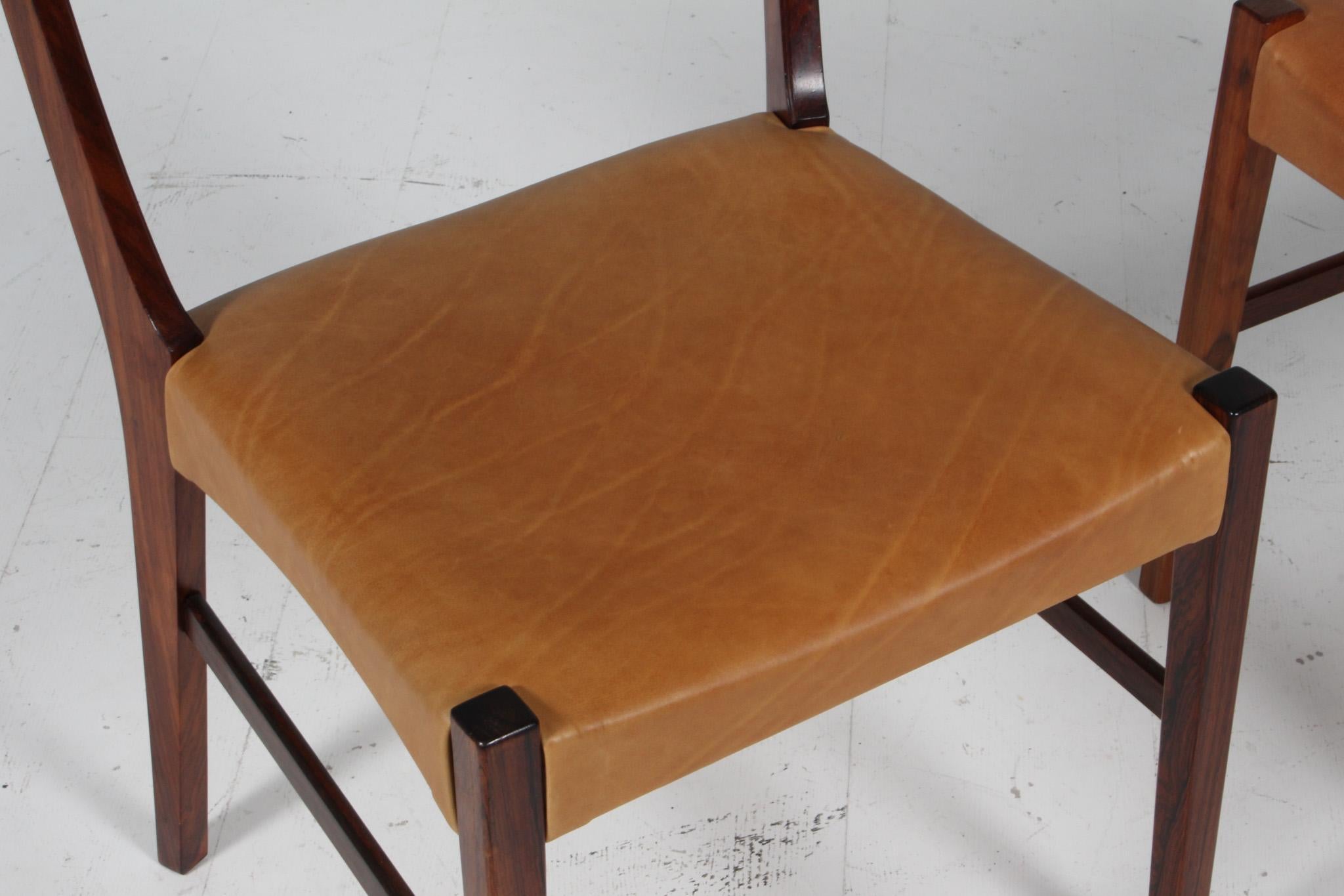 Johannes Andersen two Dining Chairs, Rosewood and Leather Upholstery In Excellent Condition For Sale In Esbjerg, DK