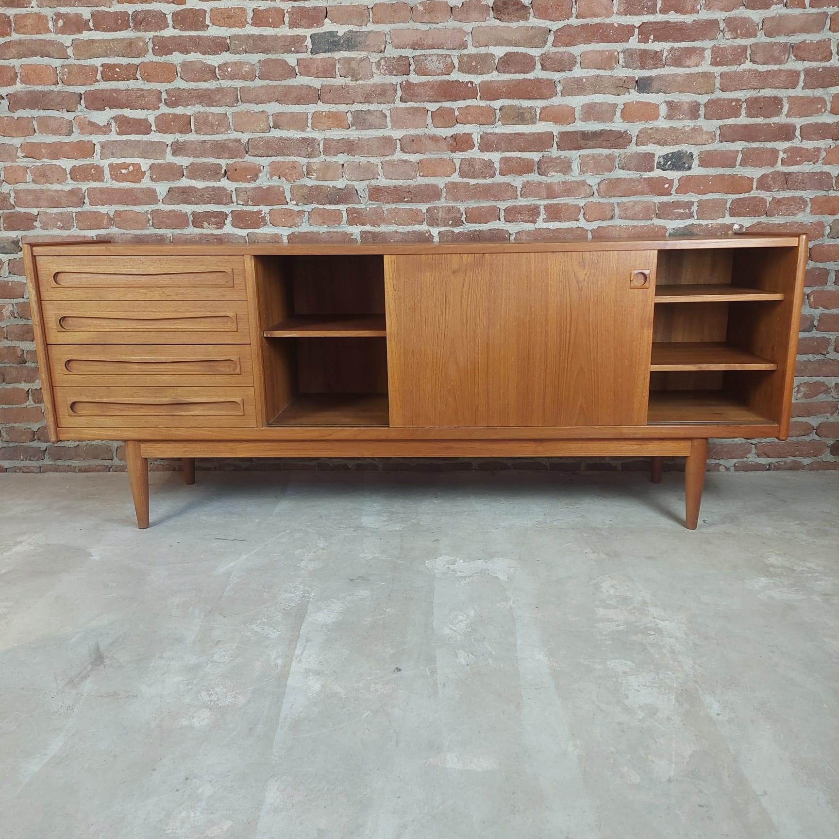 Veneer Johannes Andersen vintage teak sideboard, Denmark 1960 For Sale