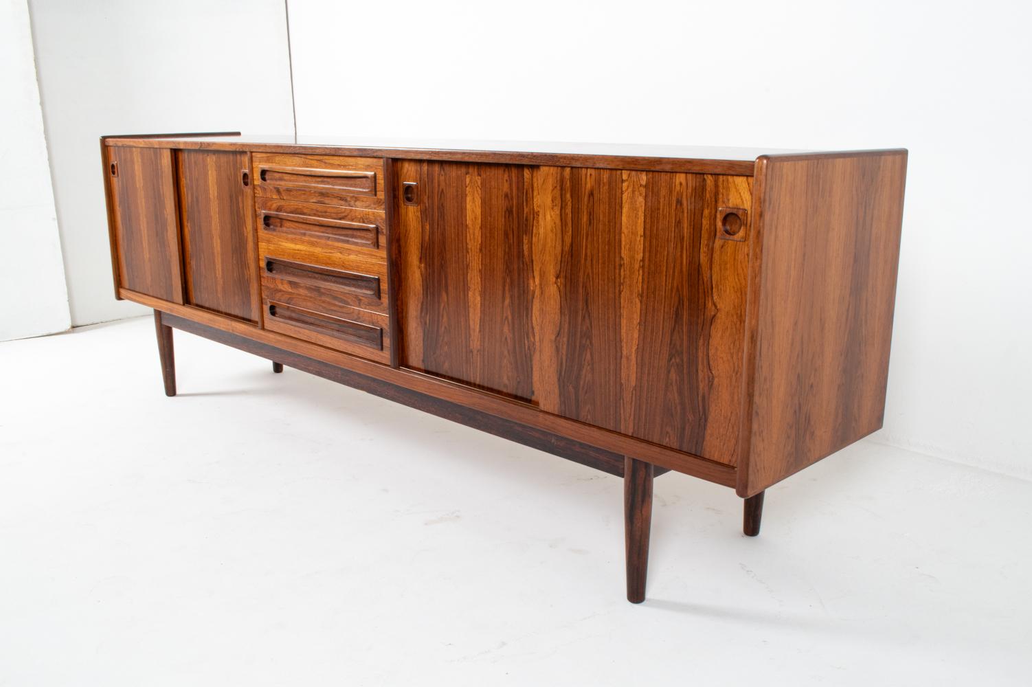 Credenza in palissandro danese di Anderson, anni '60 circa in vendita 3