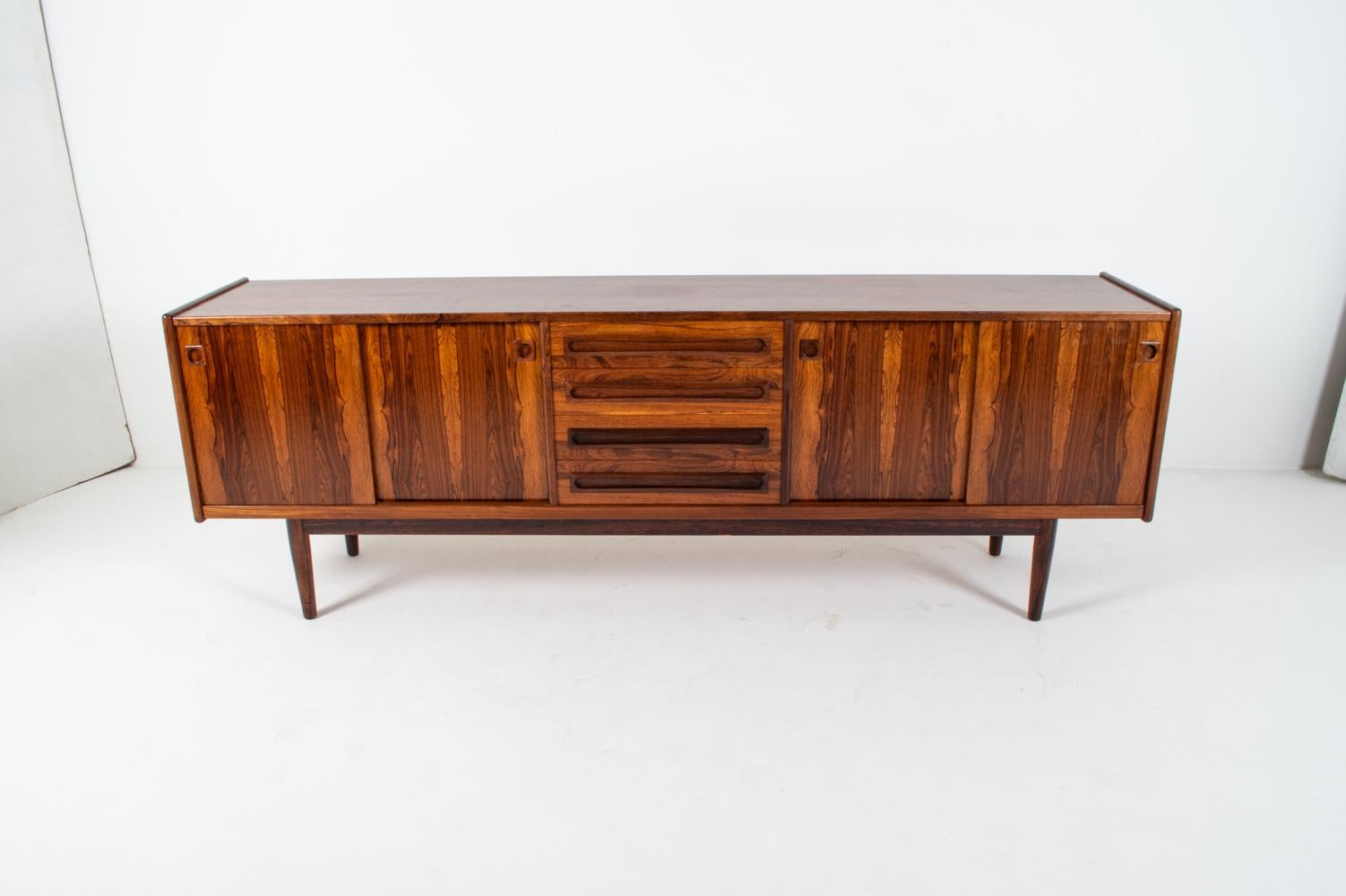Mid-Century moderno Credenza in palissandro danese di Anderson, anni '60 circa in vendita