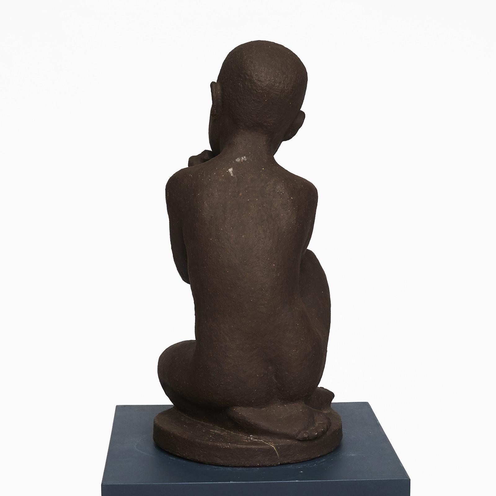 Danois Grande figurine en céramique d'un garçon de Johannes Hansen pour Knabstrup en vente