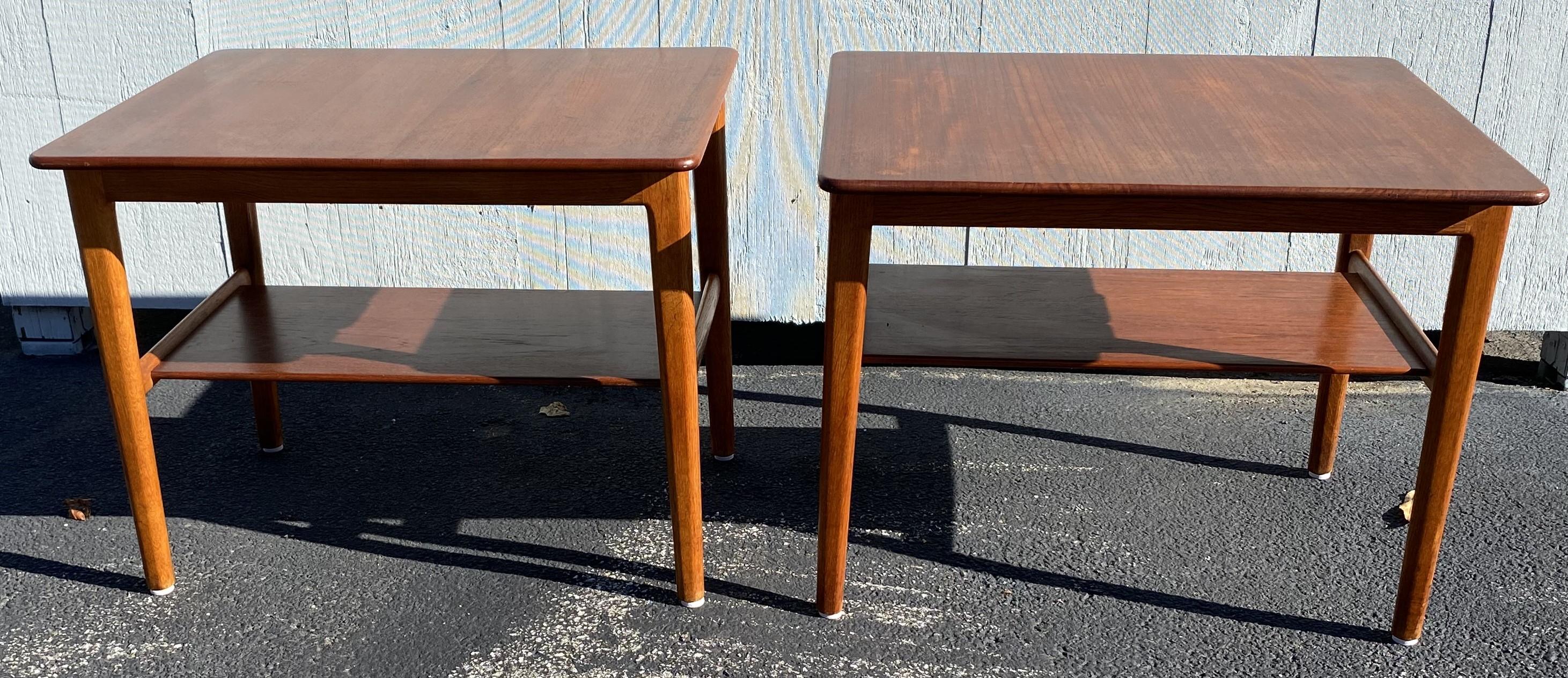 Johannes Hansen Hans Wegner Danish Modern Teak Tables with Trays In Good Condition For Sale In Milford, NH