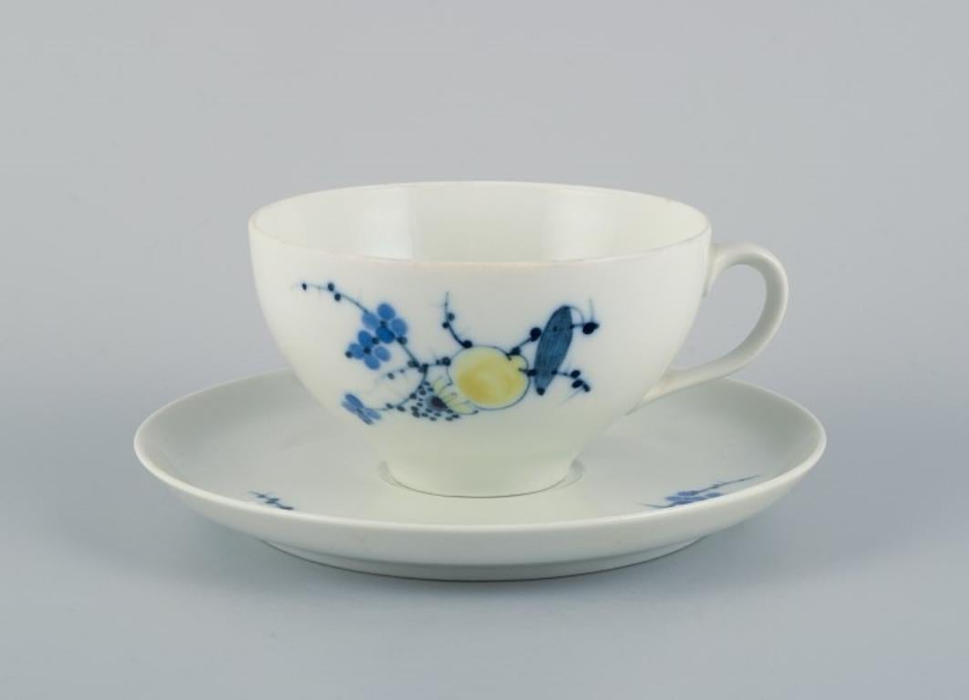 Johannes Hedegaard for Royal Copenhagen, Denmark, Rimmon, a five-person set of large tea cups and saucers.
Model number 46/14809.
1967.
In perfect condition.
First factory quality.
Marked.
Cup: D 11.0 (without handle) x H 6.0 cm.
Saucer: D 16.0 cm.