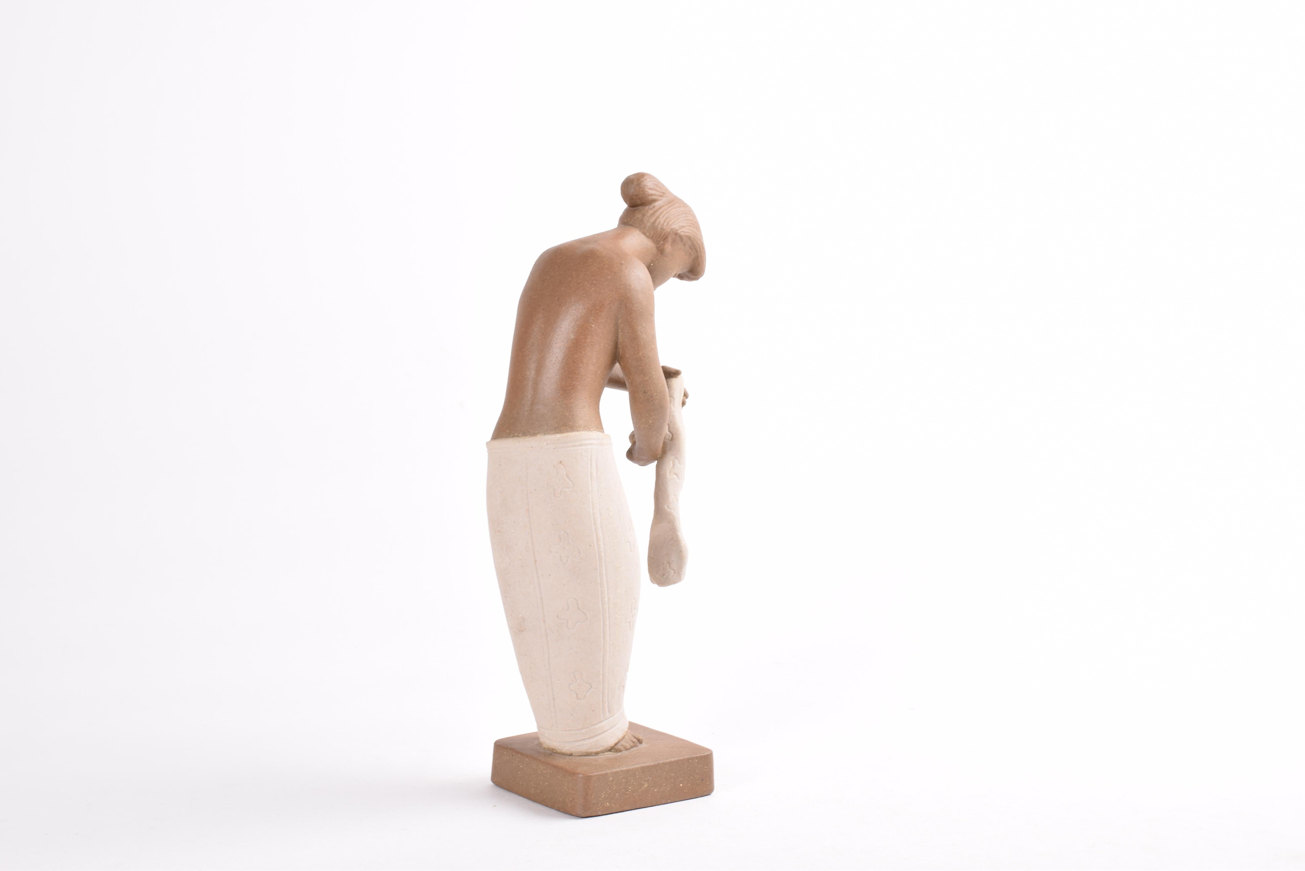Johannes Hedegaard für Royal Copenhagen Figur „Martha“ – seltene Version 21424 (Dänisch) im Angebot