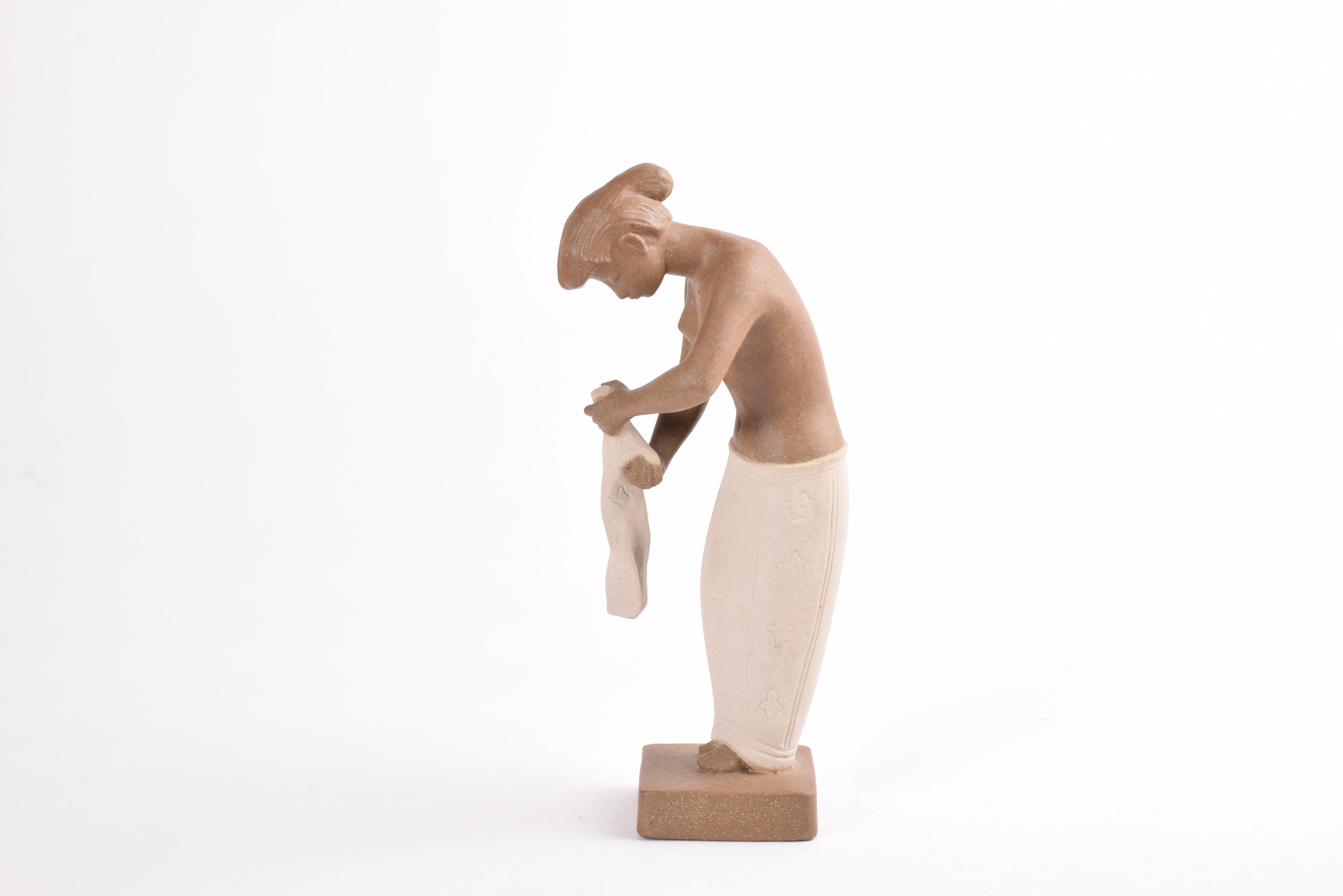 Milieu du XXe siècle Figurine «artha » de Johannes Hedegaard pour Royal Copenhagen, version rare 21424 en vente
