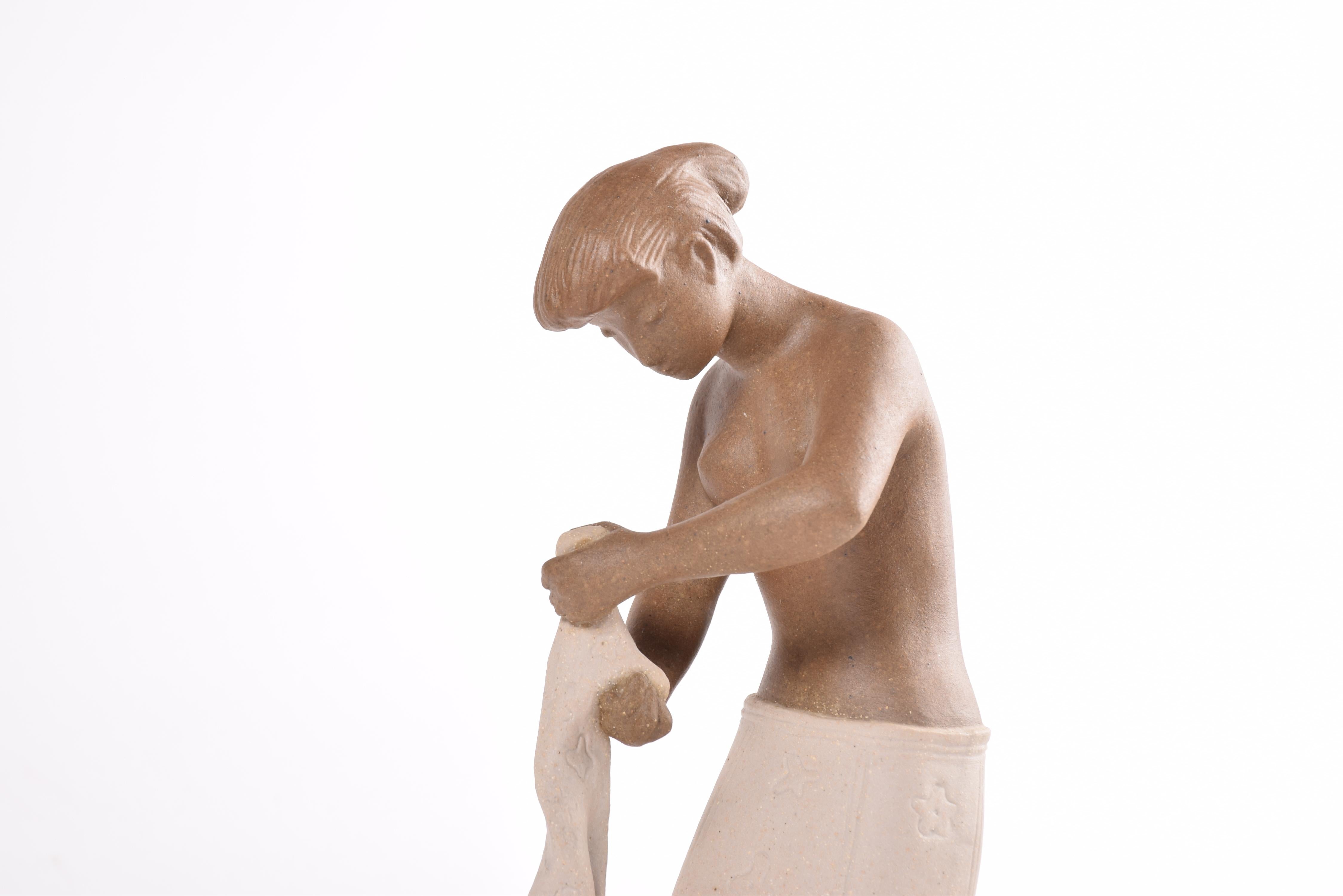 Johannes Hedegaard für Royal Copenhagen Figur „Martha“ – seltene Version 21424 (Keramik) im Angebot