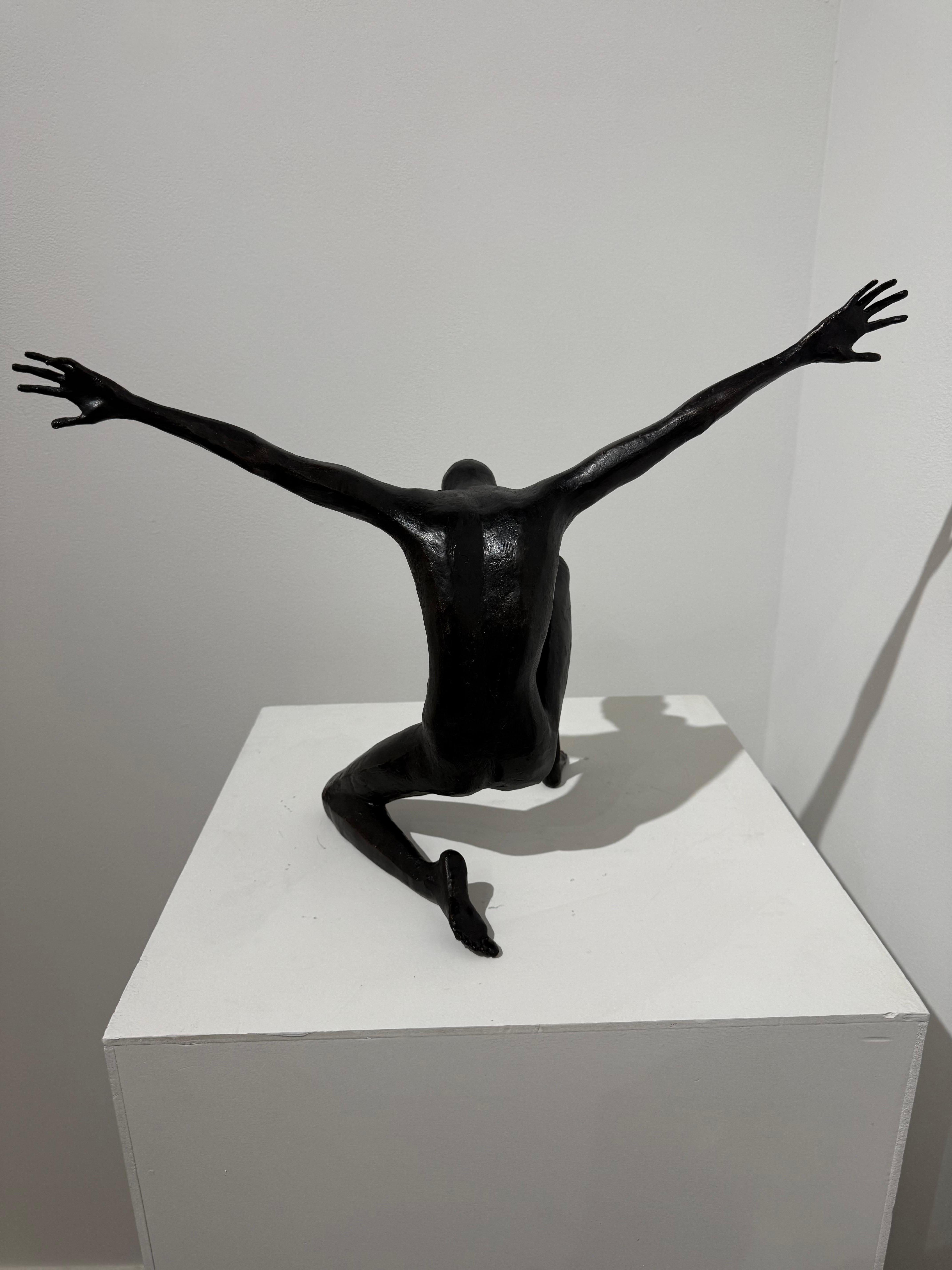 Horizon - Gold Figurative Sculpture by Johannes Nielsen