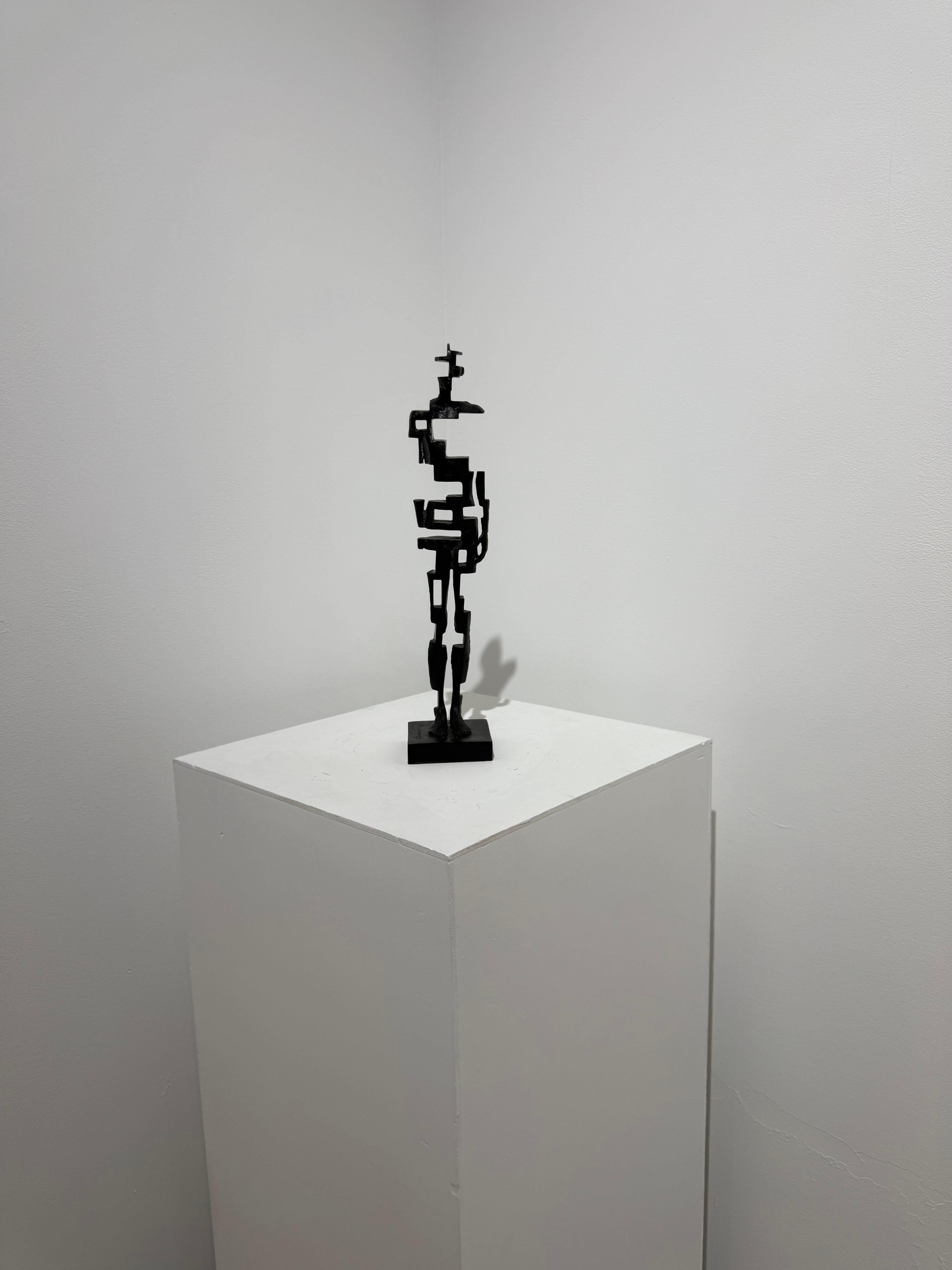 Johannes Nielsen (b.1979) was born in Falkenberg, Sweden. He is an artist who uses bronze sculpture to celebrate life and its beauty. He believes that sculptures of the human body can “reveal the inner spirit and emotions as well as its external
