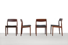 Johannes Nørgaard Rosewood Dining Set with 4 Chairs and Round Extending Table