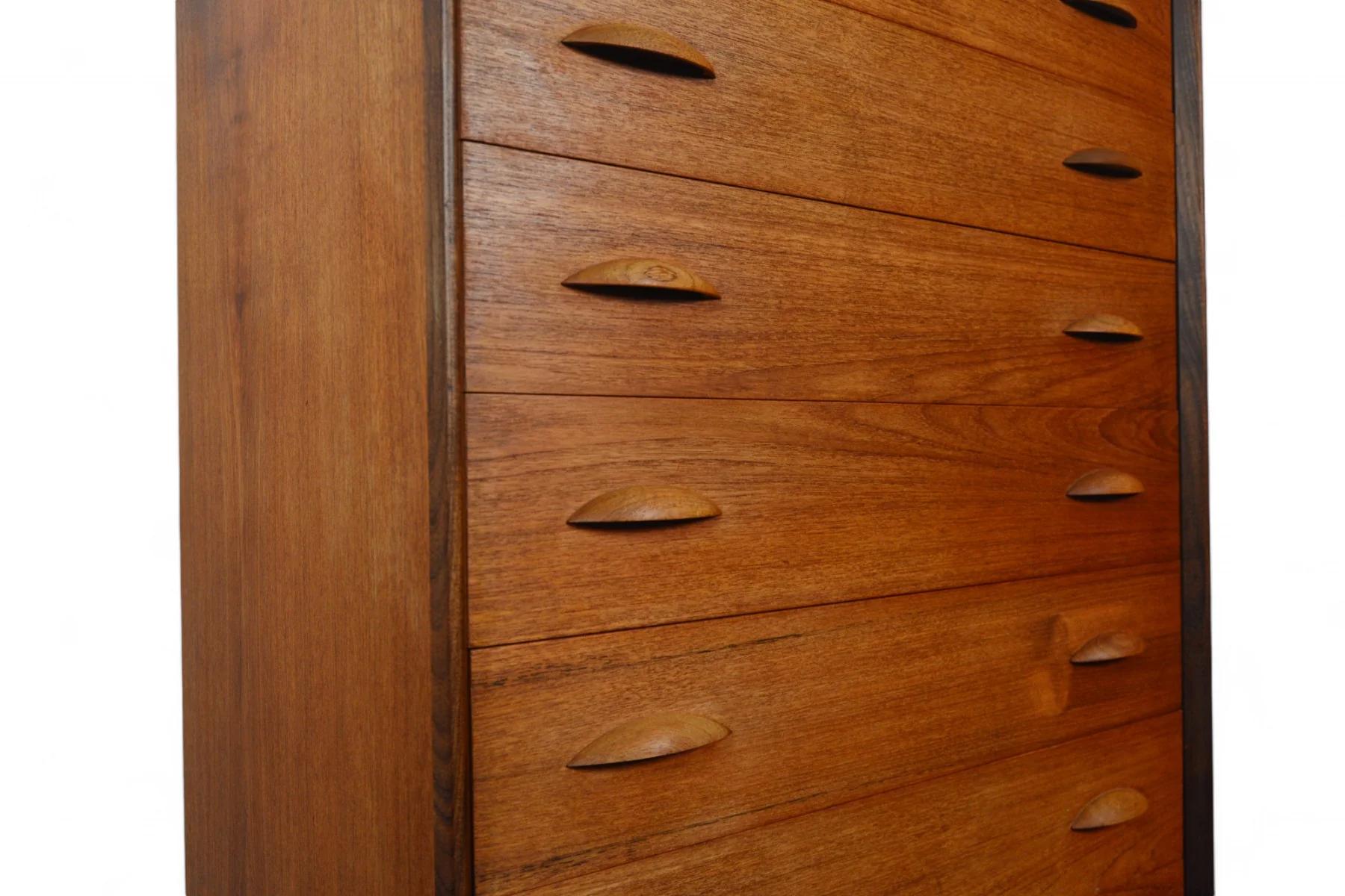 Comò Highboy a fetta d'arancia di Johannes Sorth in teak in vendita 1