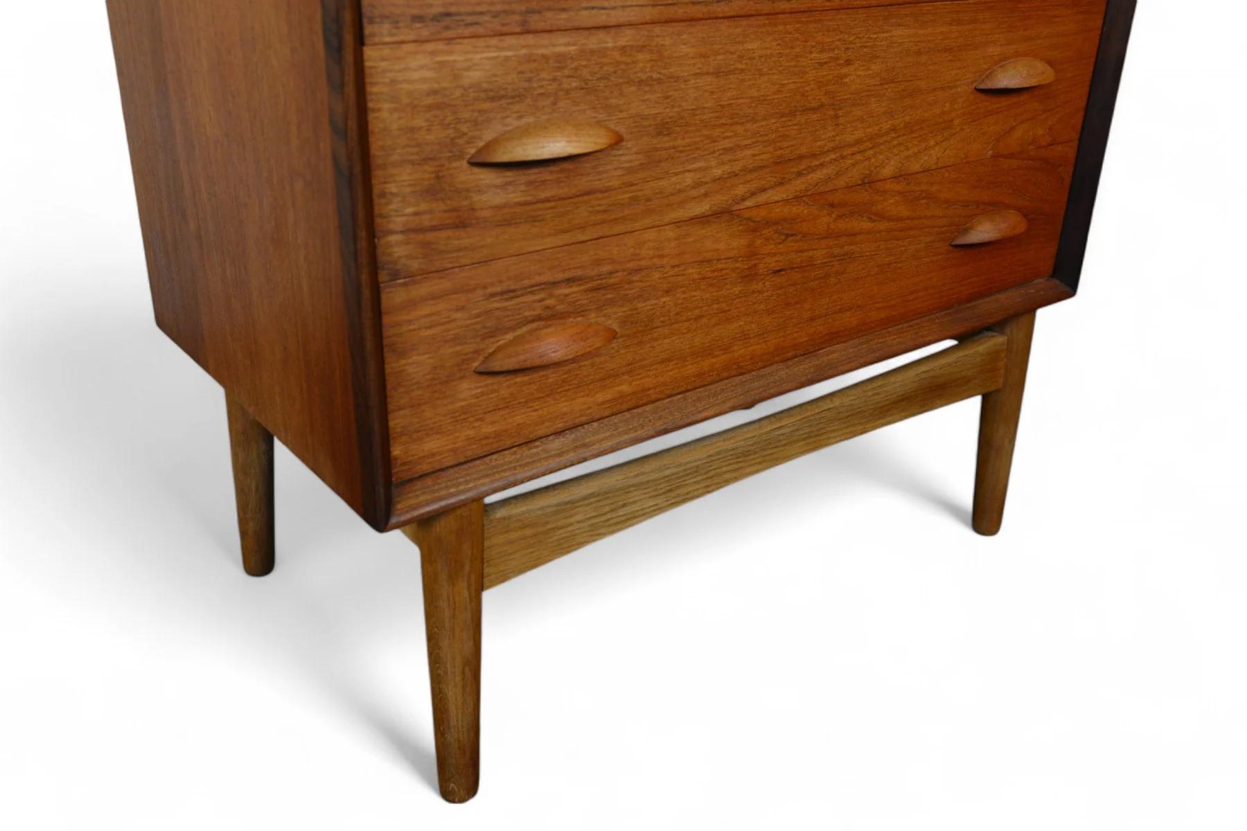 Comò Highboy a fetta d'arancia di Johannes Sorth in teak in vendita 2