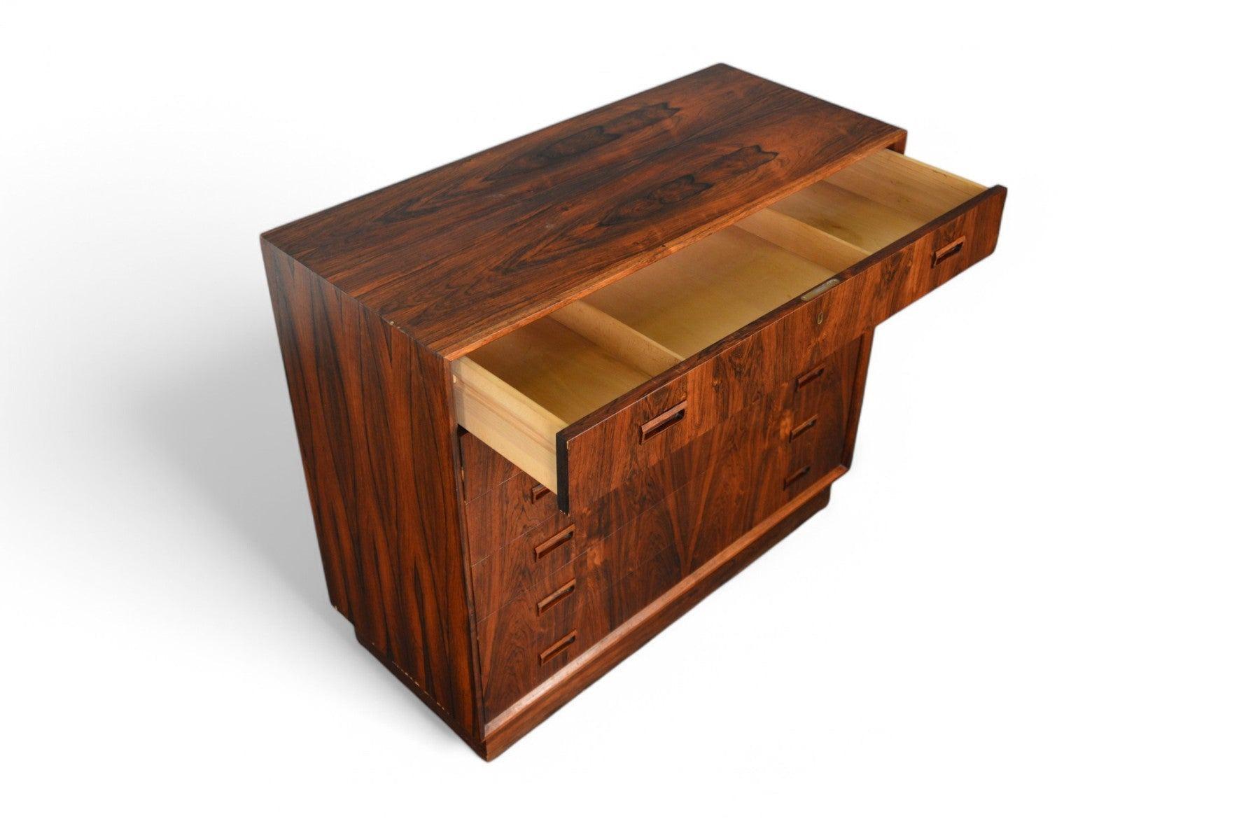 Comò Highboy in palissandro su base a plinto di Johannes Sorth In condizioni buone in vendita a Berkeley, CA