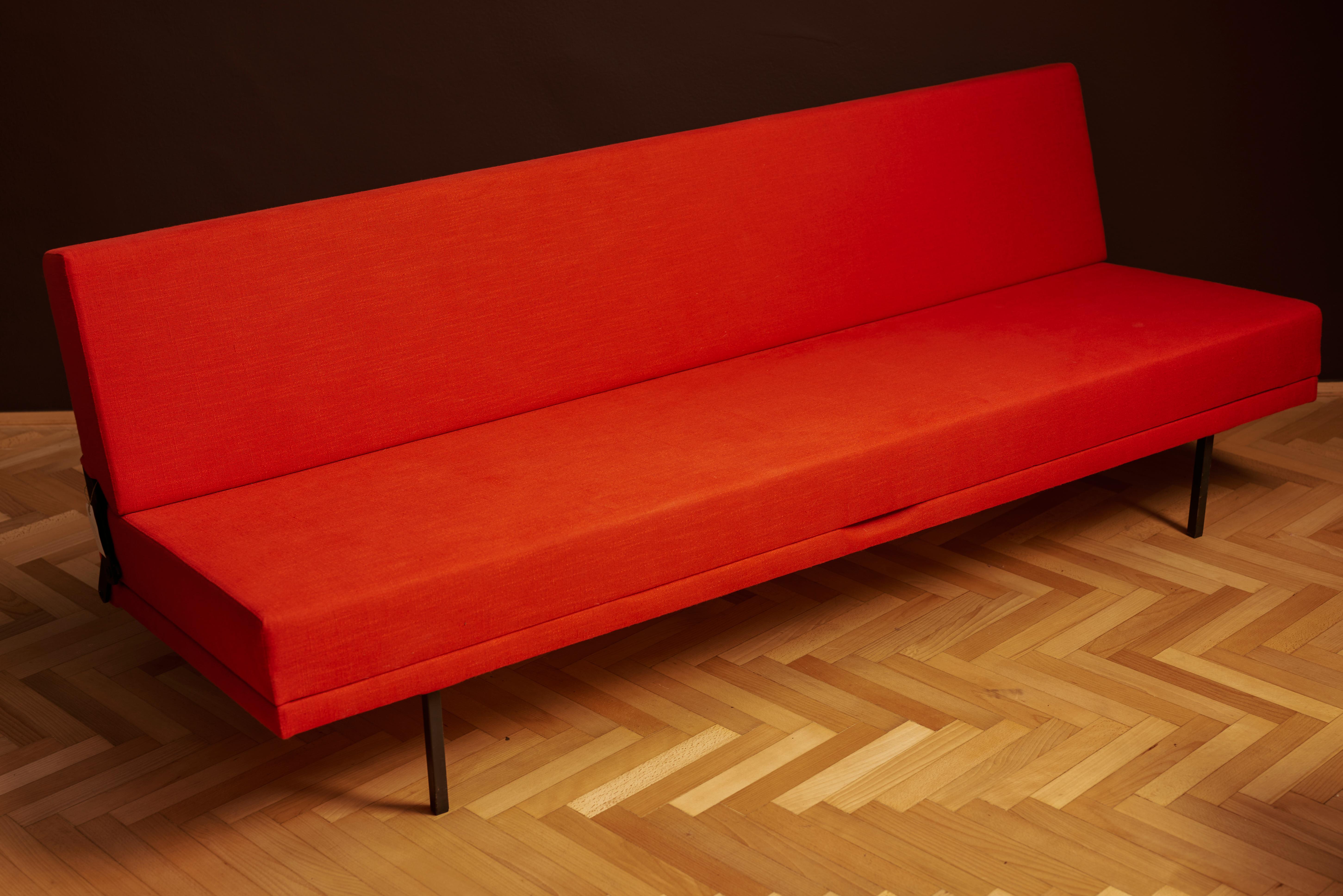 Freestanding Sofa Model 'Constanze' by Johannes Spalt for Wittmann, Austria, Mid-Century, c. 1970

A beautiful example of mid-century Austrian design, this Constanze sofa was designed by Prof. Johannes Spalt for Wittmann and manufactured in the late