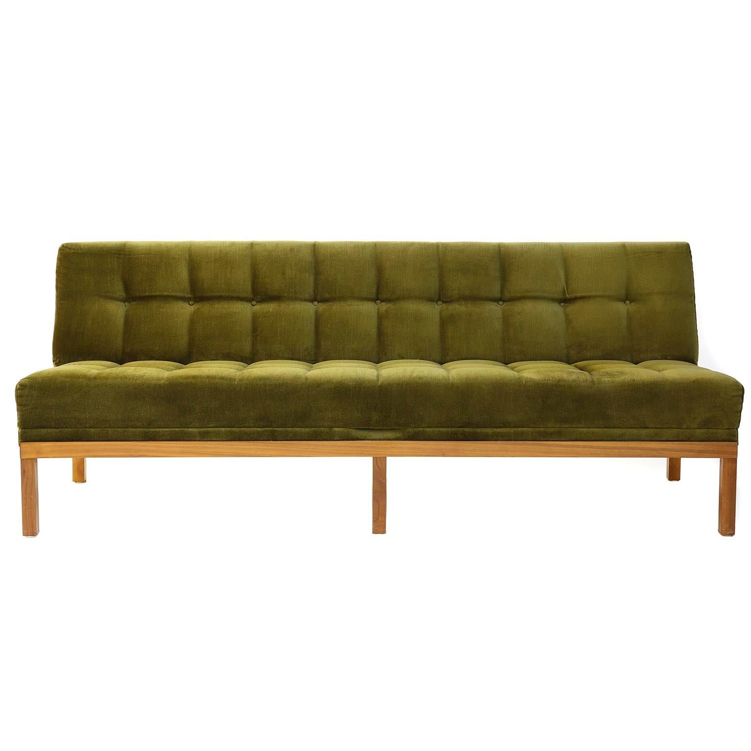 A freestanding tufted sofa named 'Constanze' (engl. Constance) designed by Prof. Johannes Spalt for Wittmann, Austria, manufacured in midcentury. By one hand movement the 'Constanze' changes from a sofa to a daybed. 
Johannes Spalt designed this
