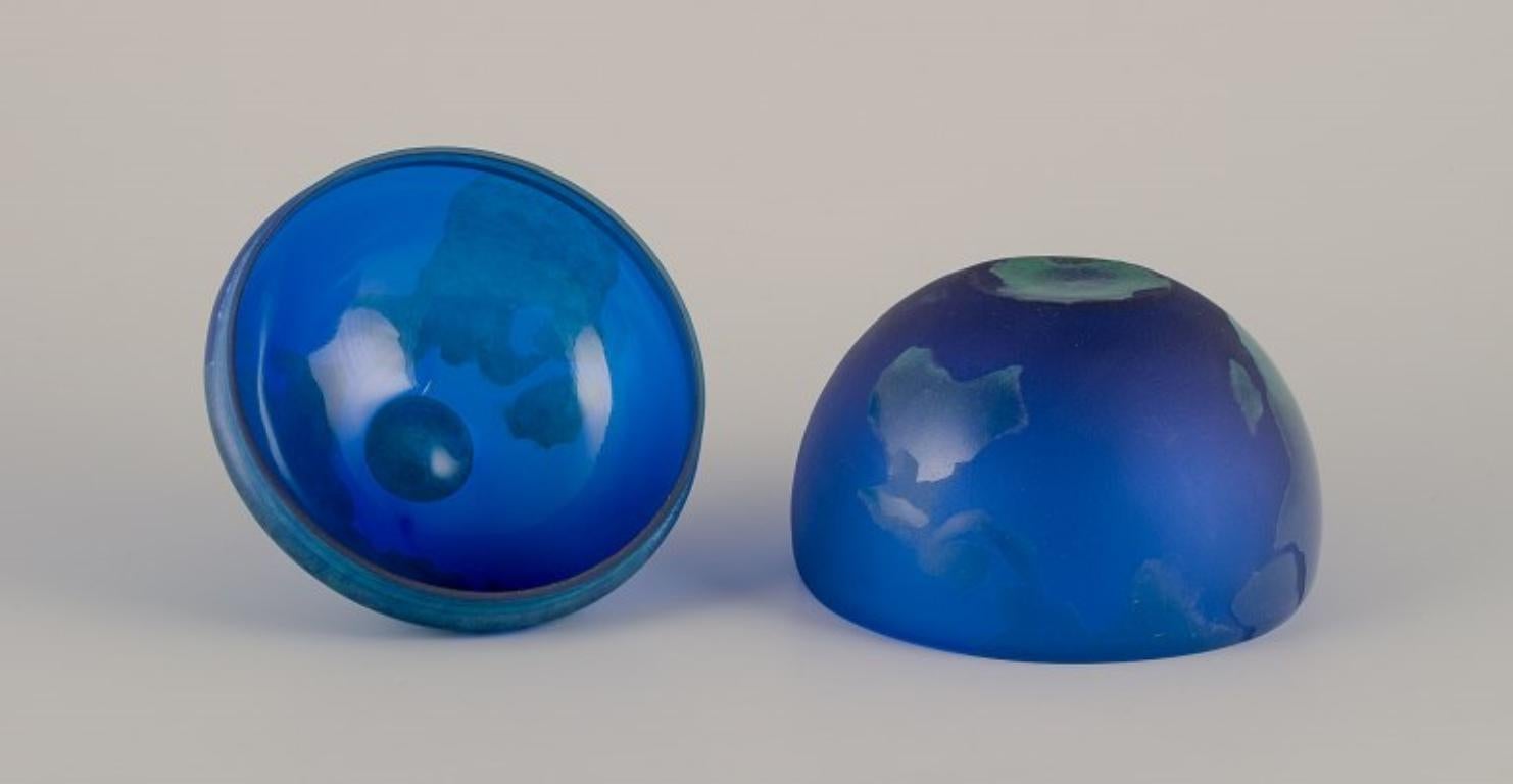Johansfors Glasbruk, Suède. Jarre à couvercle en verre d'art. Design/One. en vente 2